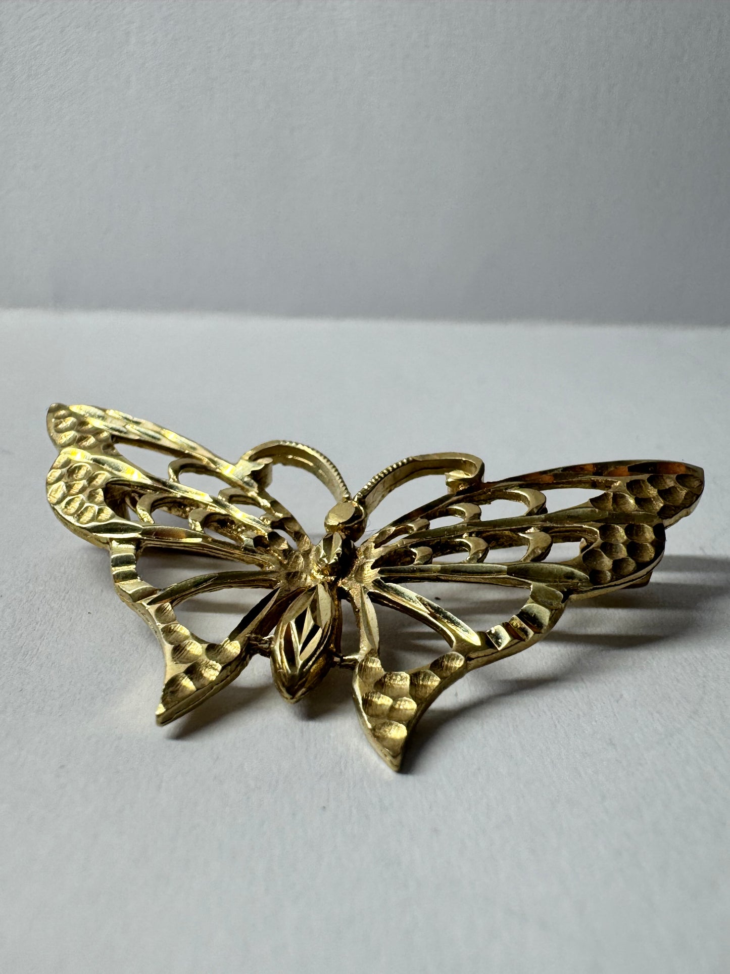 Vintage 9ct Yellow Gold Butterly