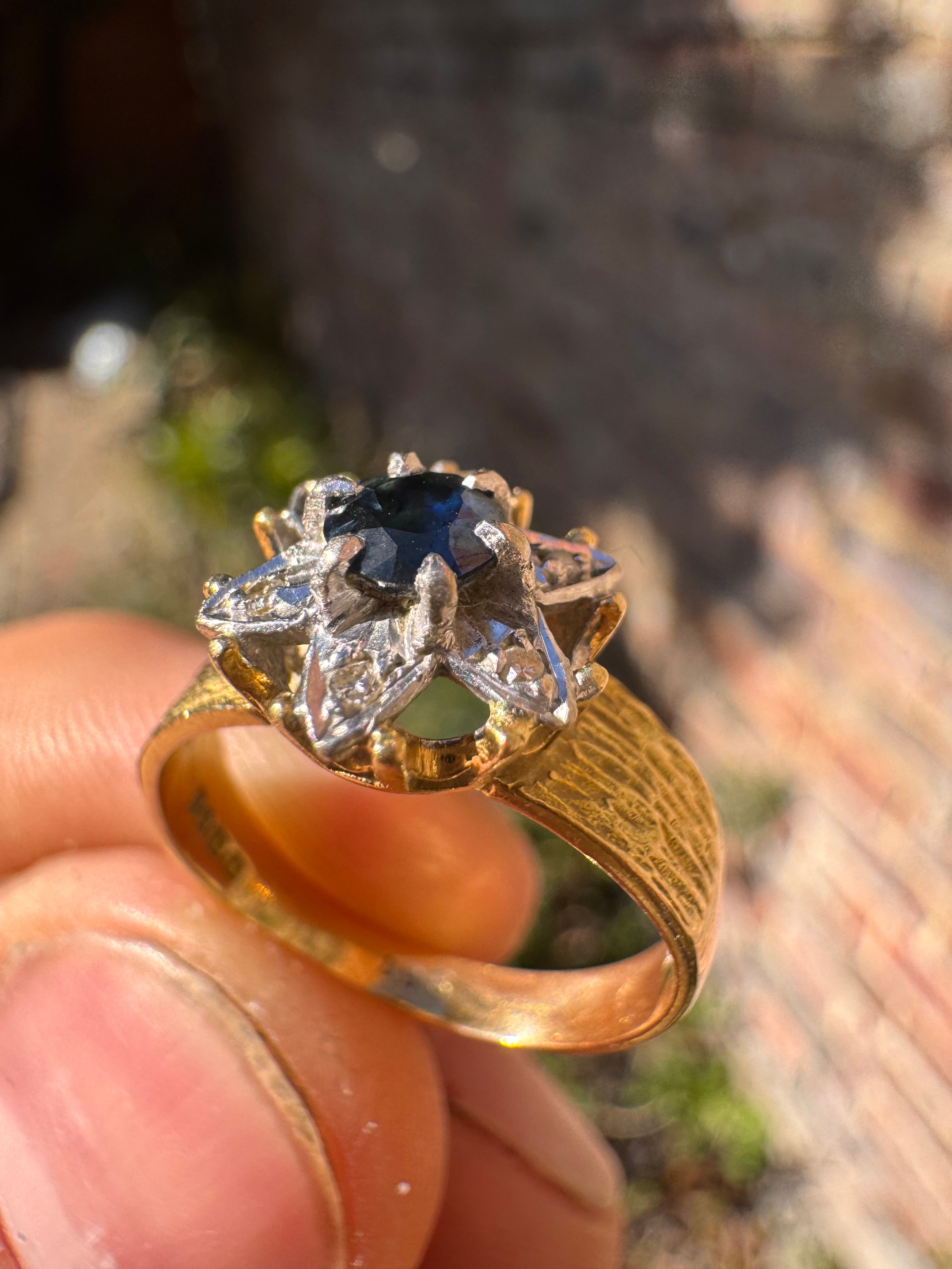 18ct Gold Sapphire and Diamond Flower Head Ring