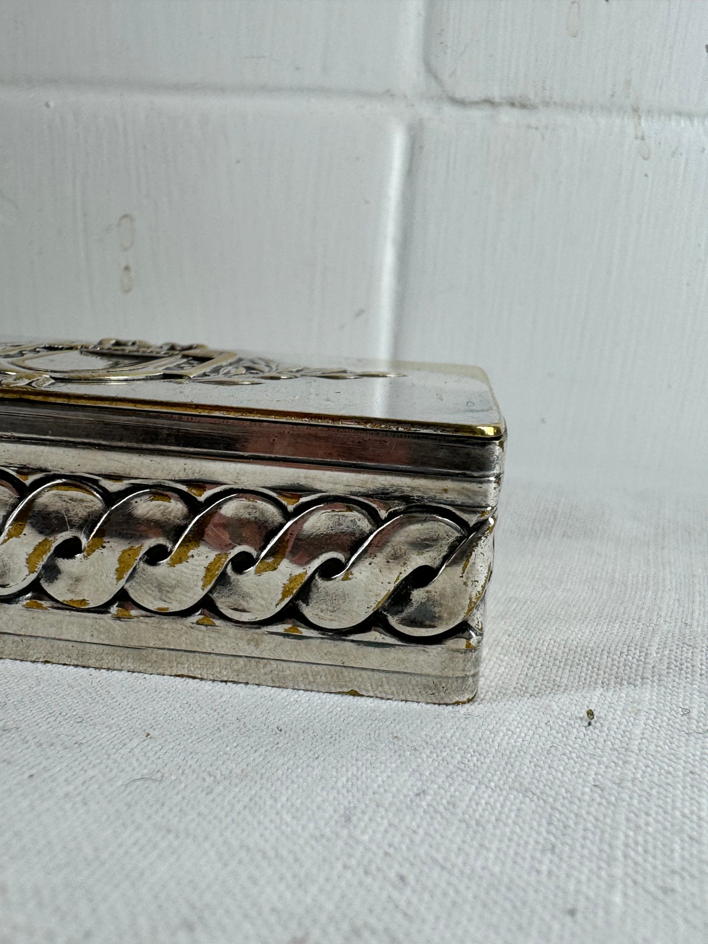 Kayser Dinnant (Kayserzinn) Silverplated Brass German Tablet/Pill/Snuff Box