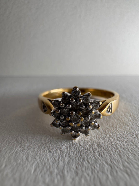 18ct Yellow Gold Diamond Cluster Ring