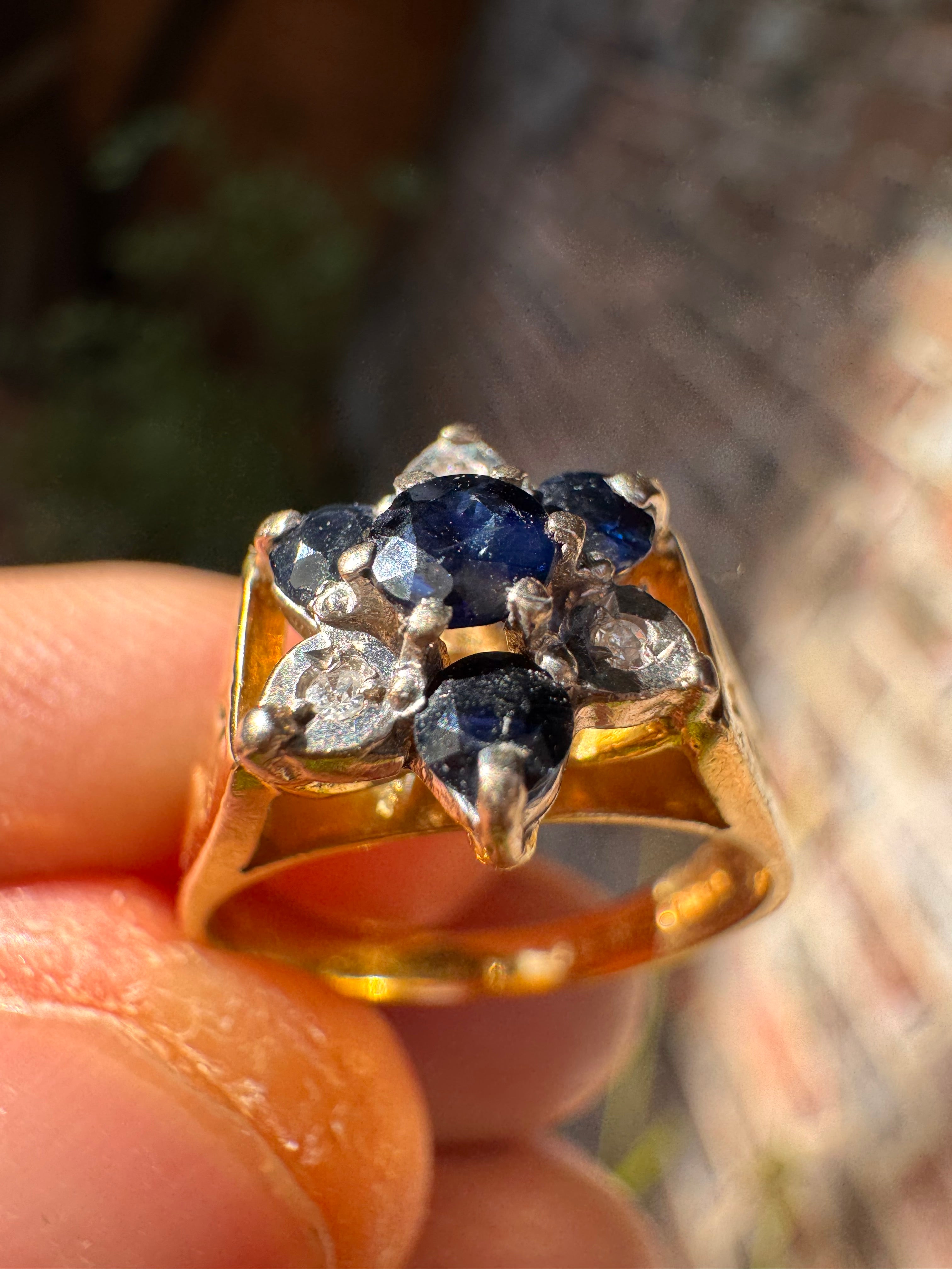 18ct Yellow Gold Sapphire Diamond Ring
