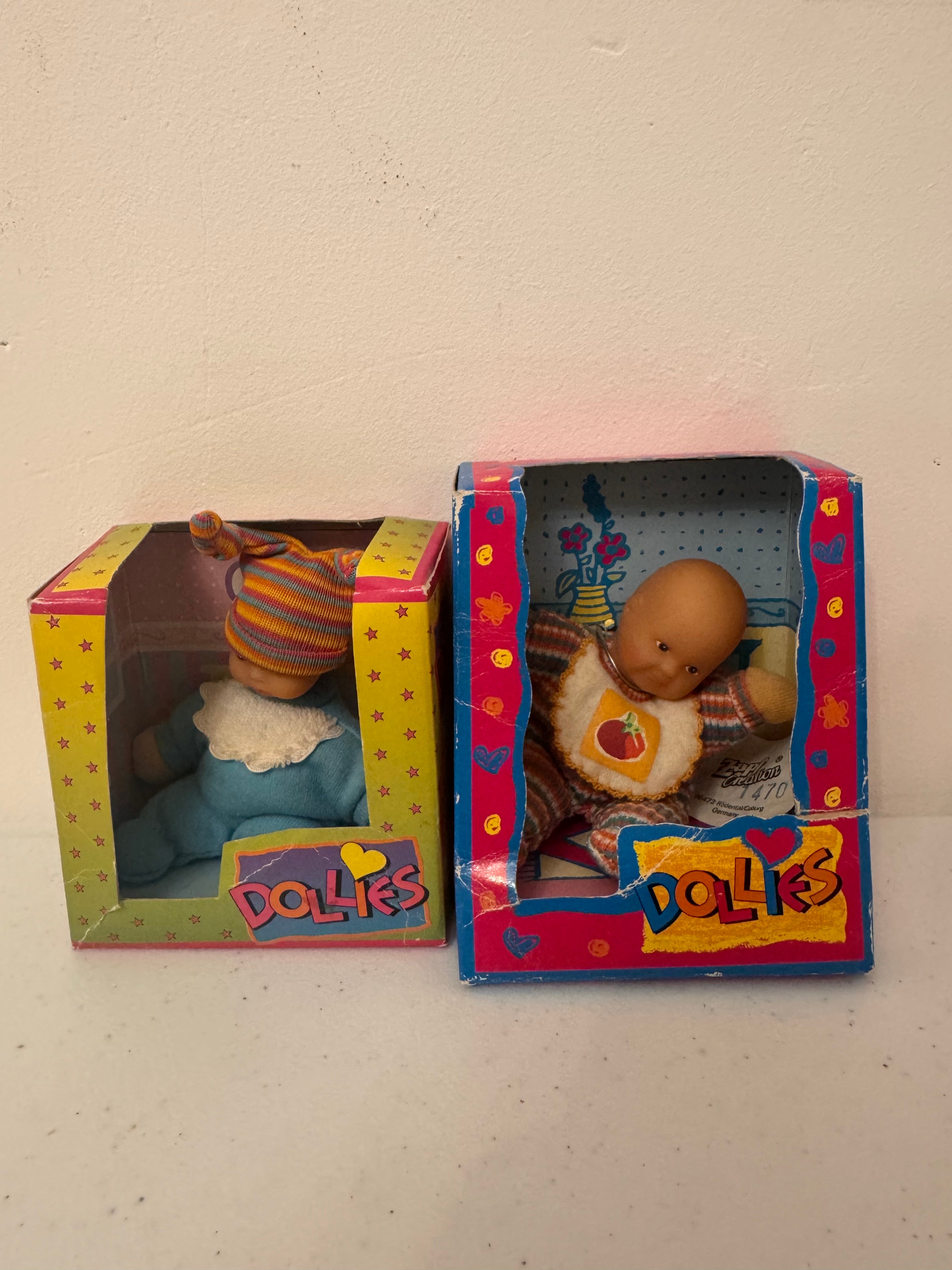Lot 10: Vintage Mini Dollie’s Dolls x 2 (Estimate £15-30)