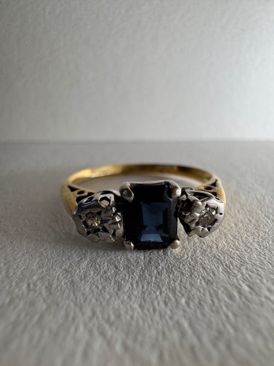 18ct Yellow Gold Sapphire Ring