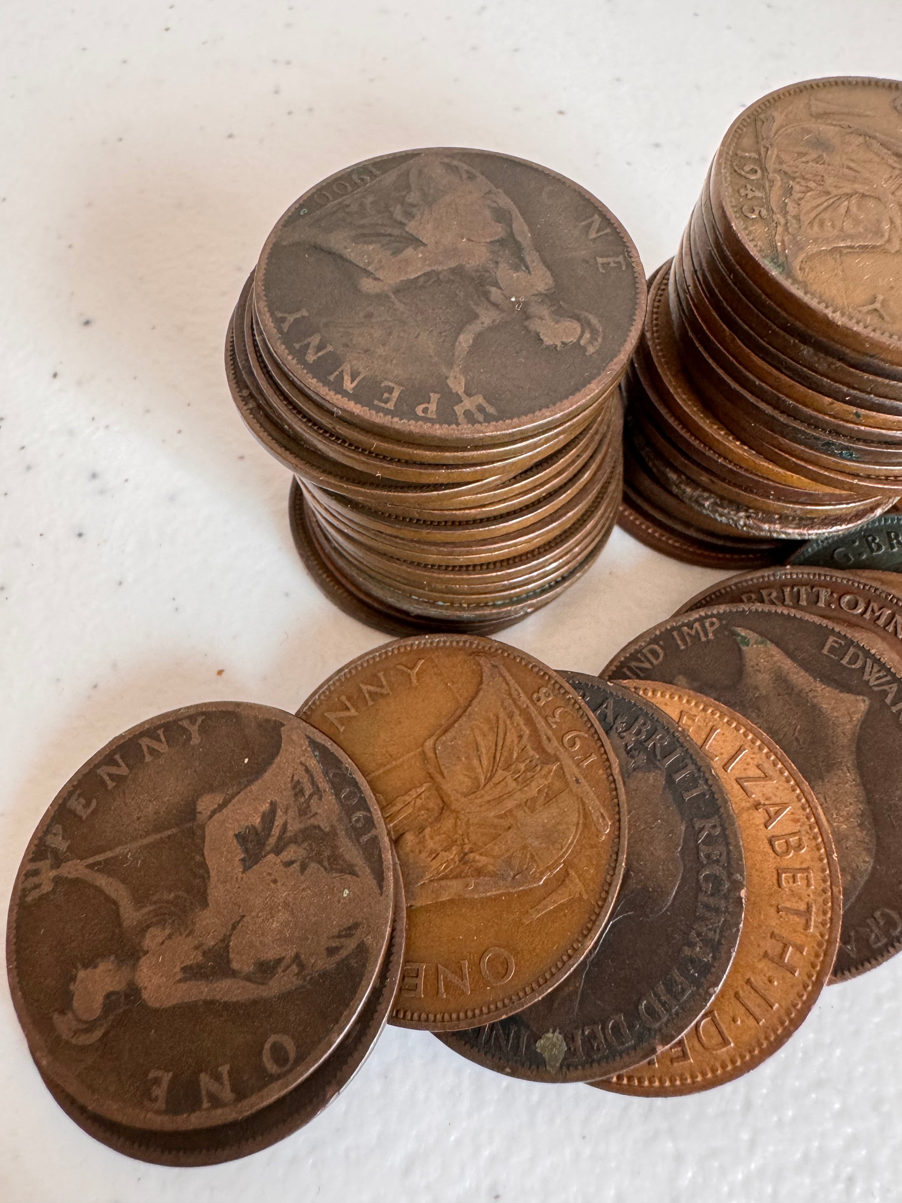 Lot 33: Old pennys Joblot (Estimate £5)