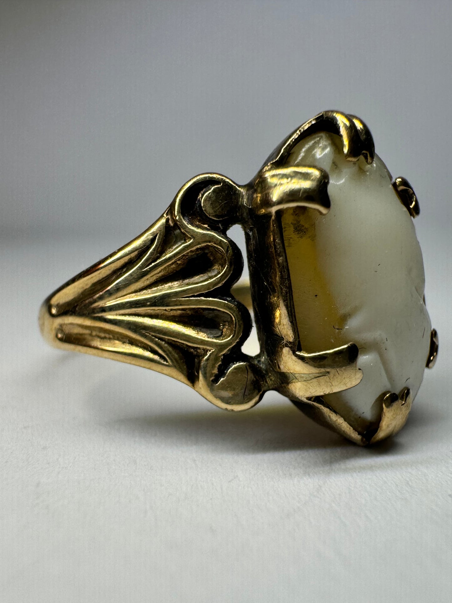 Vintage 9ct Yellow Gold Cameo Ring