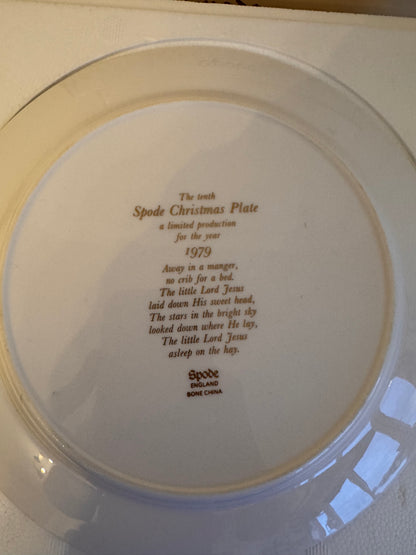 Lot 76: Boxed Spade Christmas plates 1980 etc x 6 (Estimate £30-40)