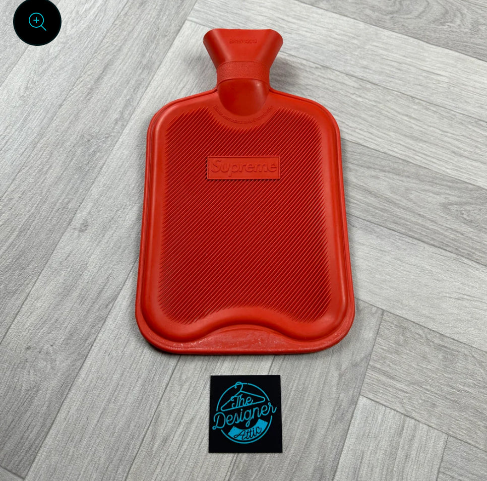 Supreme - Hot water bottle
