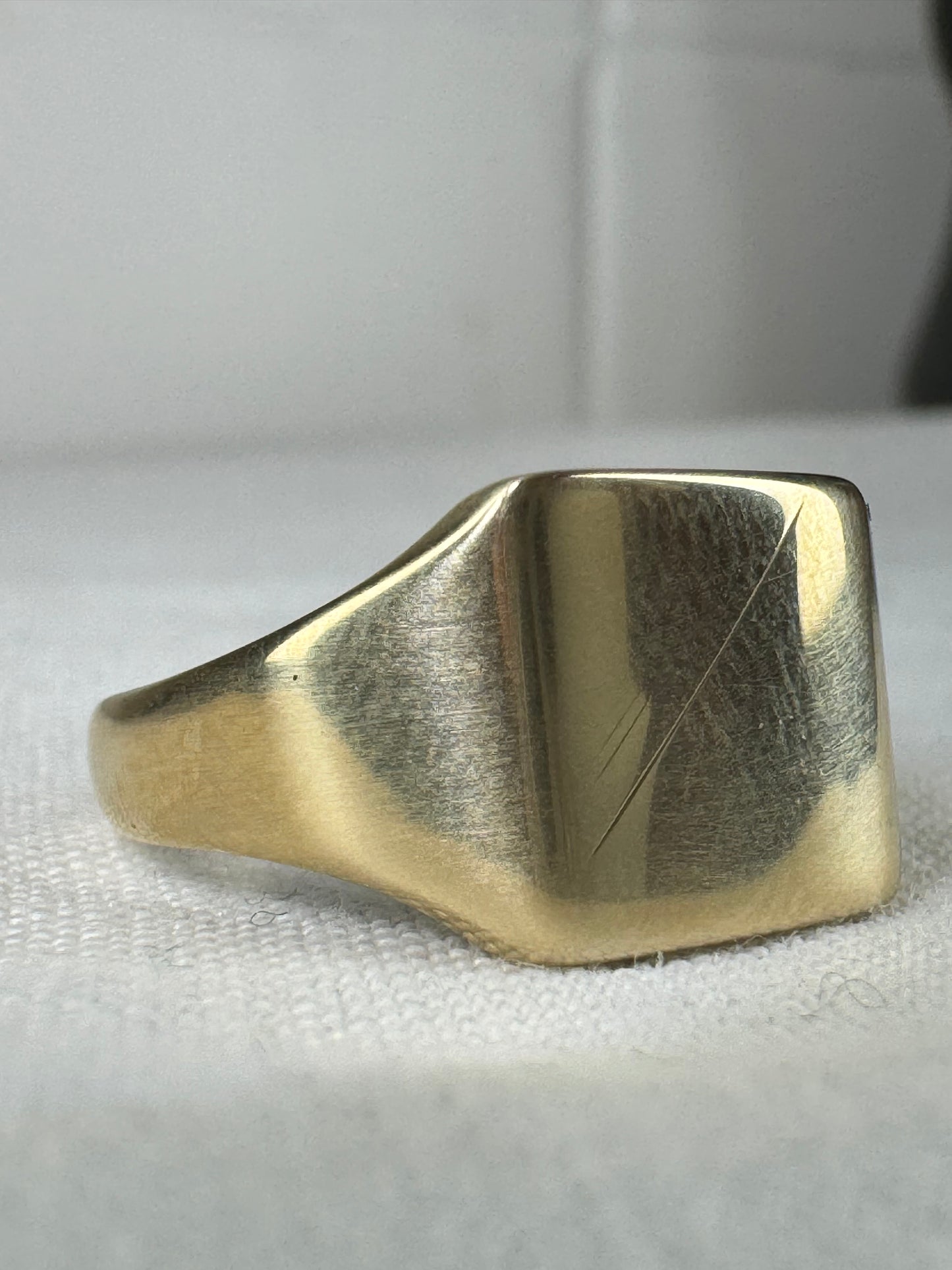 Vintage 9ct Yellow Gold Square Signet Ring
