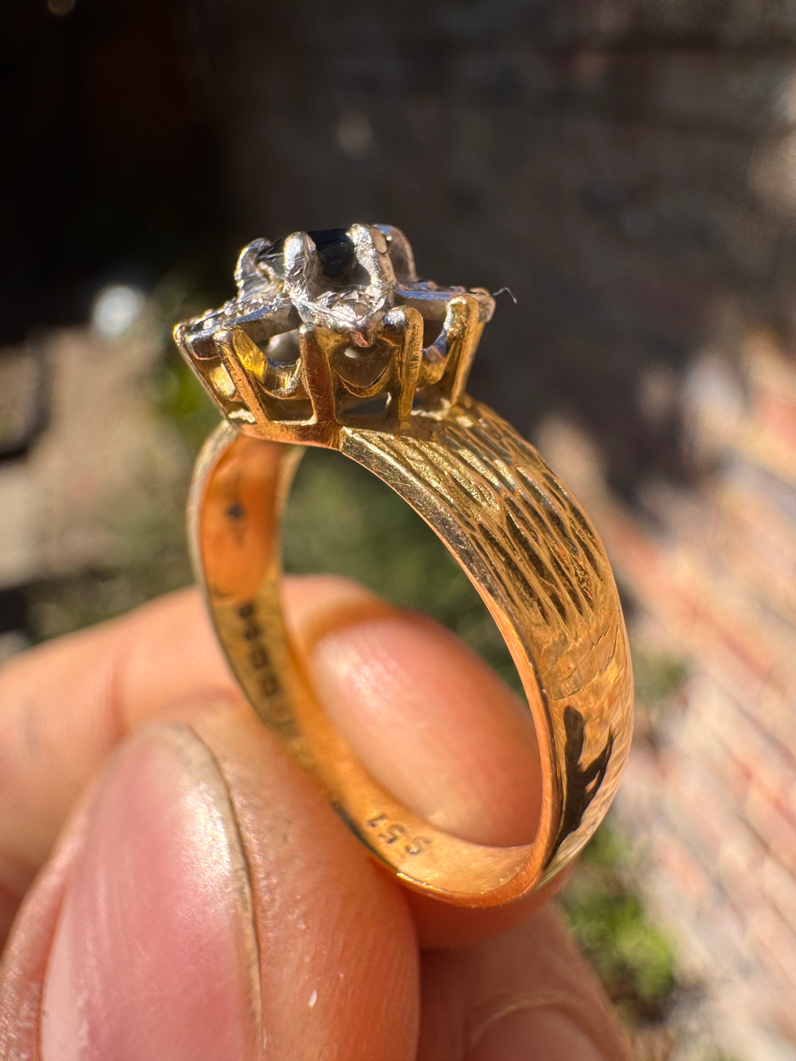 18ct Gold Sapphire and Diamond Flower Head Ring