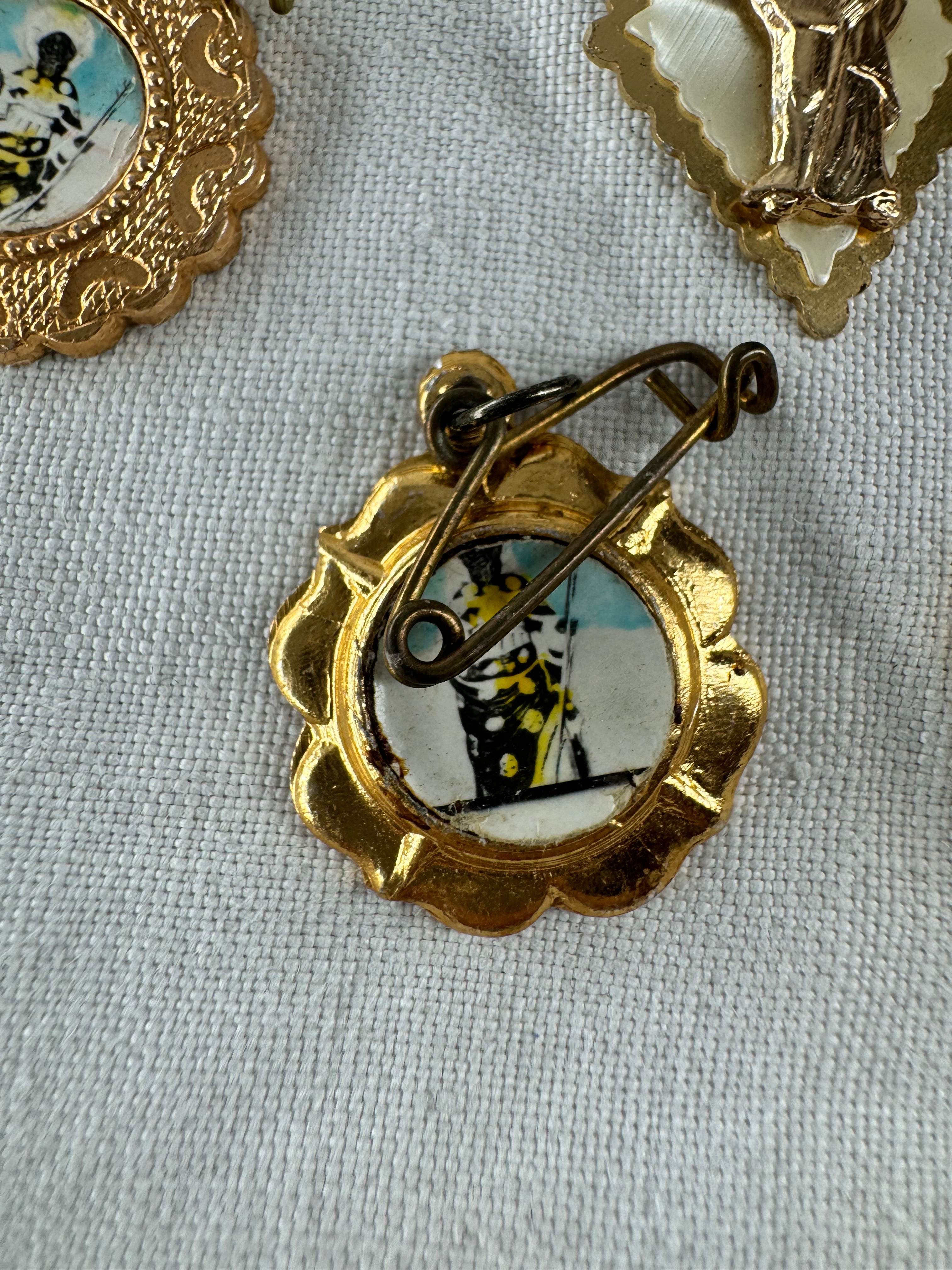 9 Vintage Religious Pin Badges joblot (SICILY HOUSE)