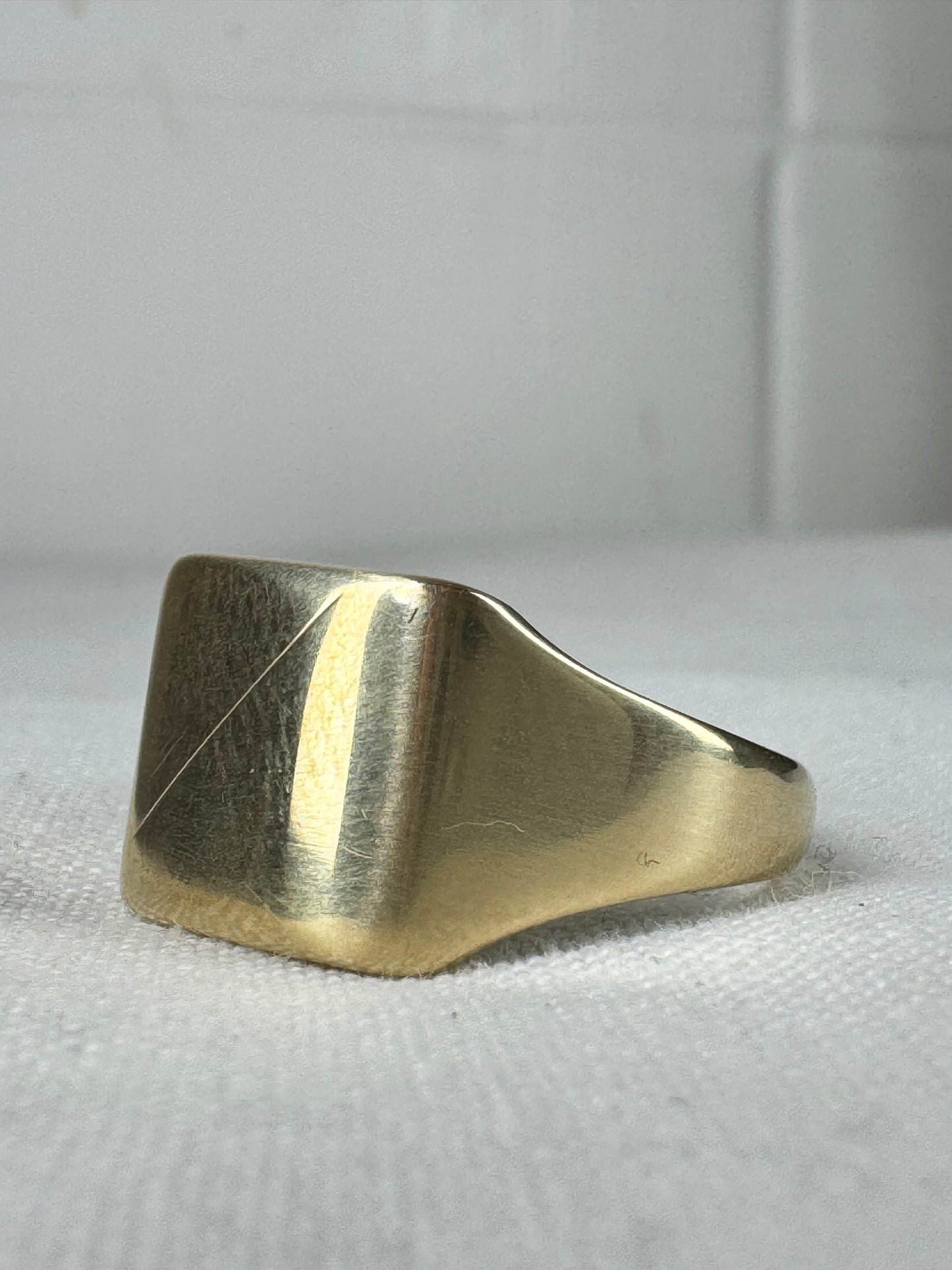 Vintage 9ct Yellow Gold Square Signet Ring