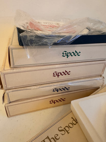 Lot 76: Boxed Spade Christmas plates 1980 etc x 6 (Estimate £30-40)