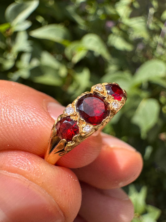 18ct Yellow Gold Garnet Ring