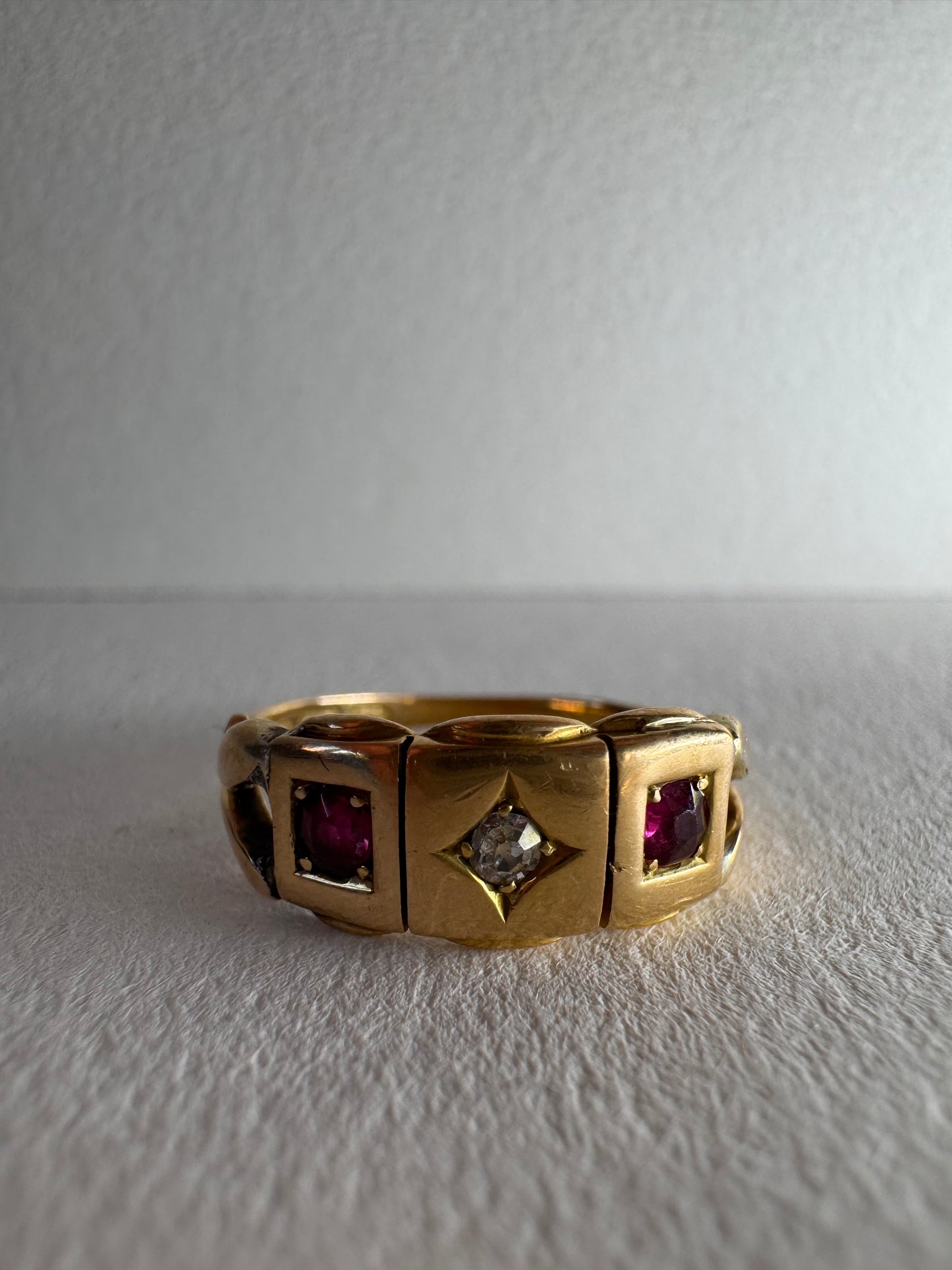 Antique 18ct Gold Ruby Ring