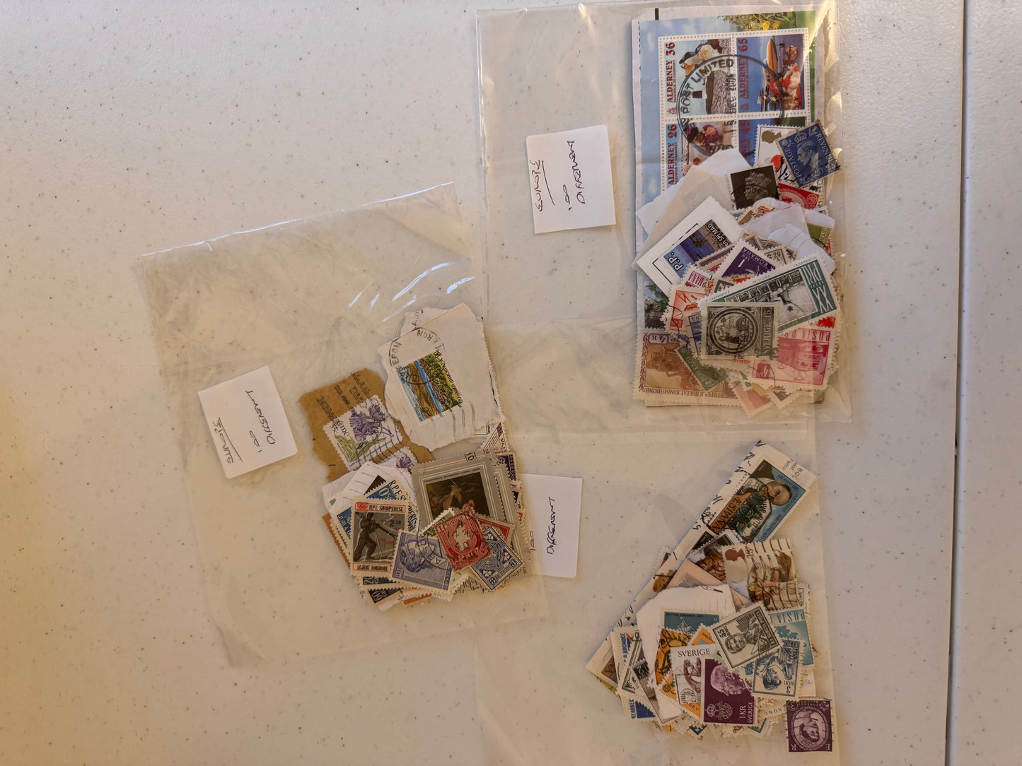Lot 68: Europe Stamps x 300  (Estimate £10-20)