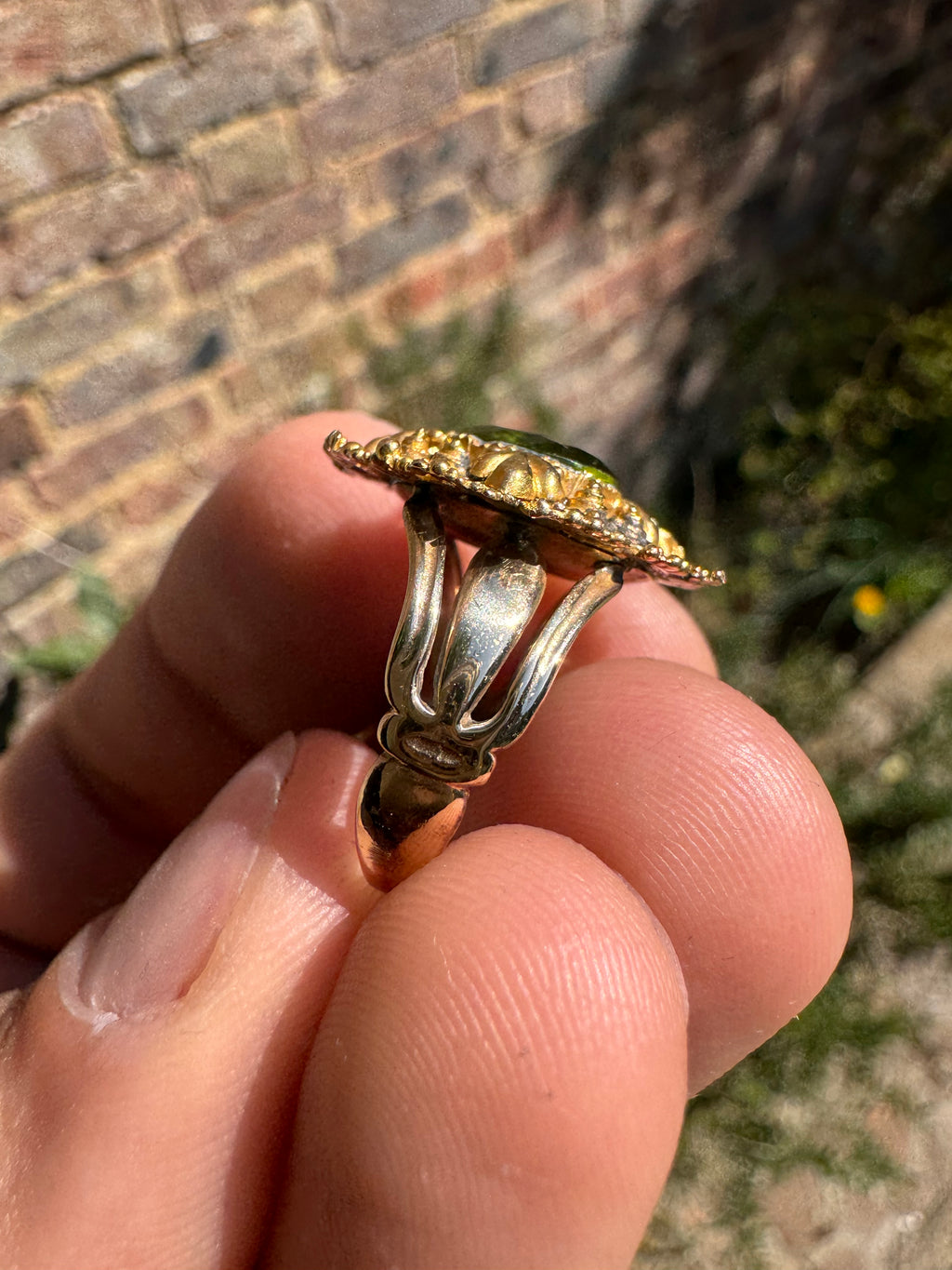 18ct Cheridot Broach on 9ct Ring