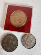 Lot 34: SYDNEY
HOUSE 1973 + others (Estimate £5)