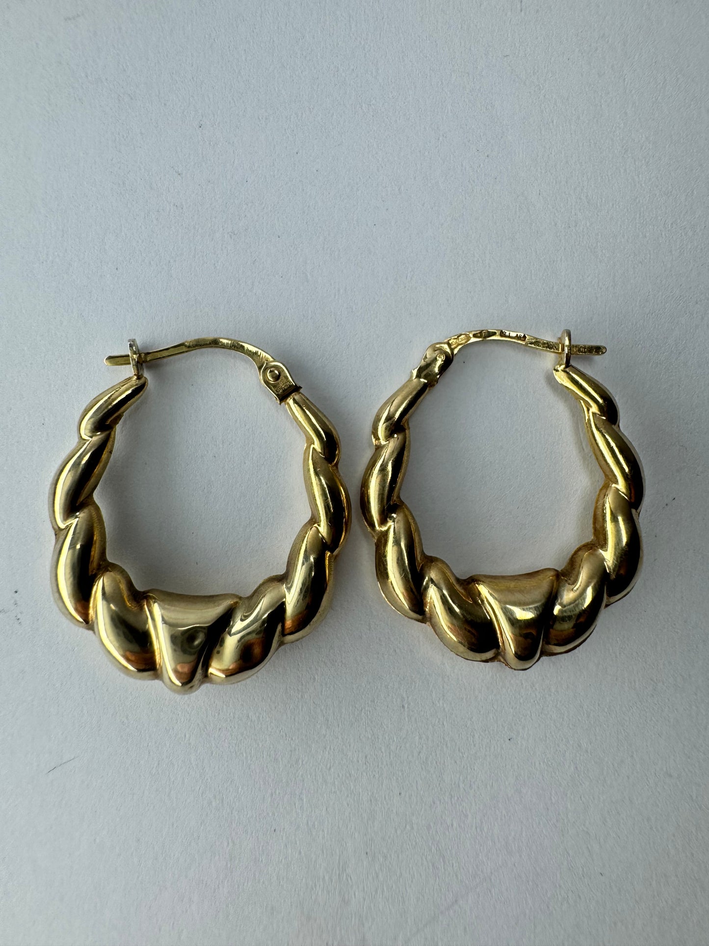 Pretty 9ct Yellow Gold Vintage Earrings