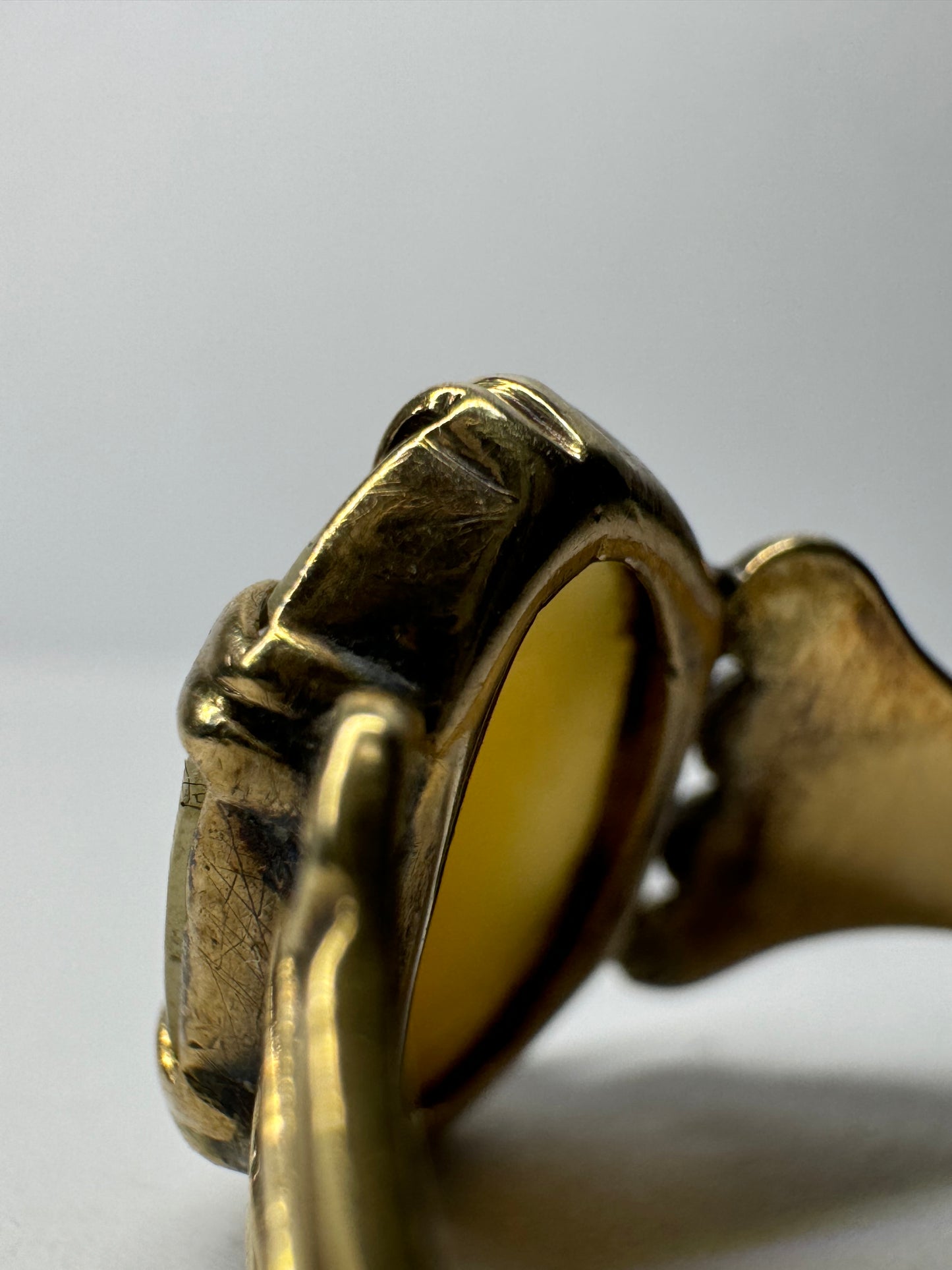 Vintage 9ct Yellow Gold Cameo Ring