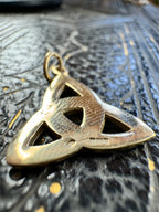 9ct Solid Yellow Gold Celtic Pendant