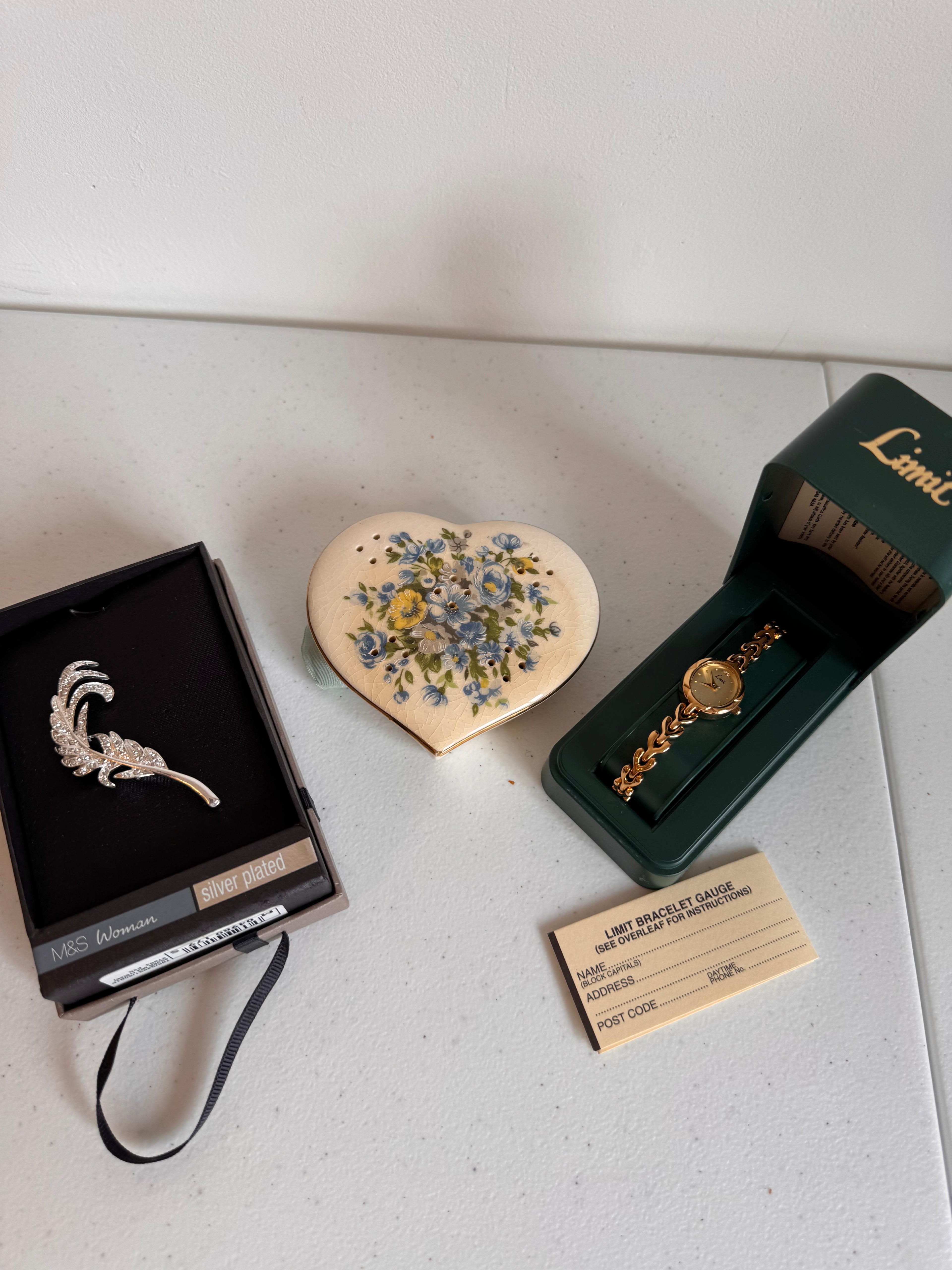 Lot 40: vintage Watch + more (Estimate £5)