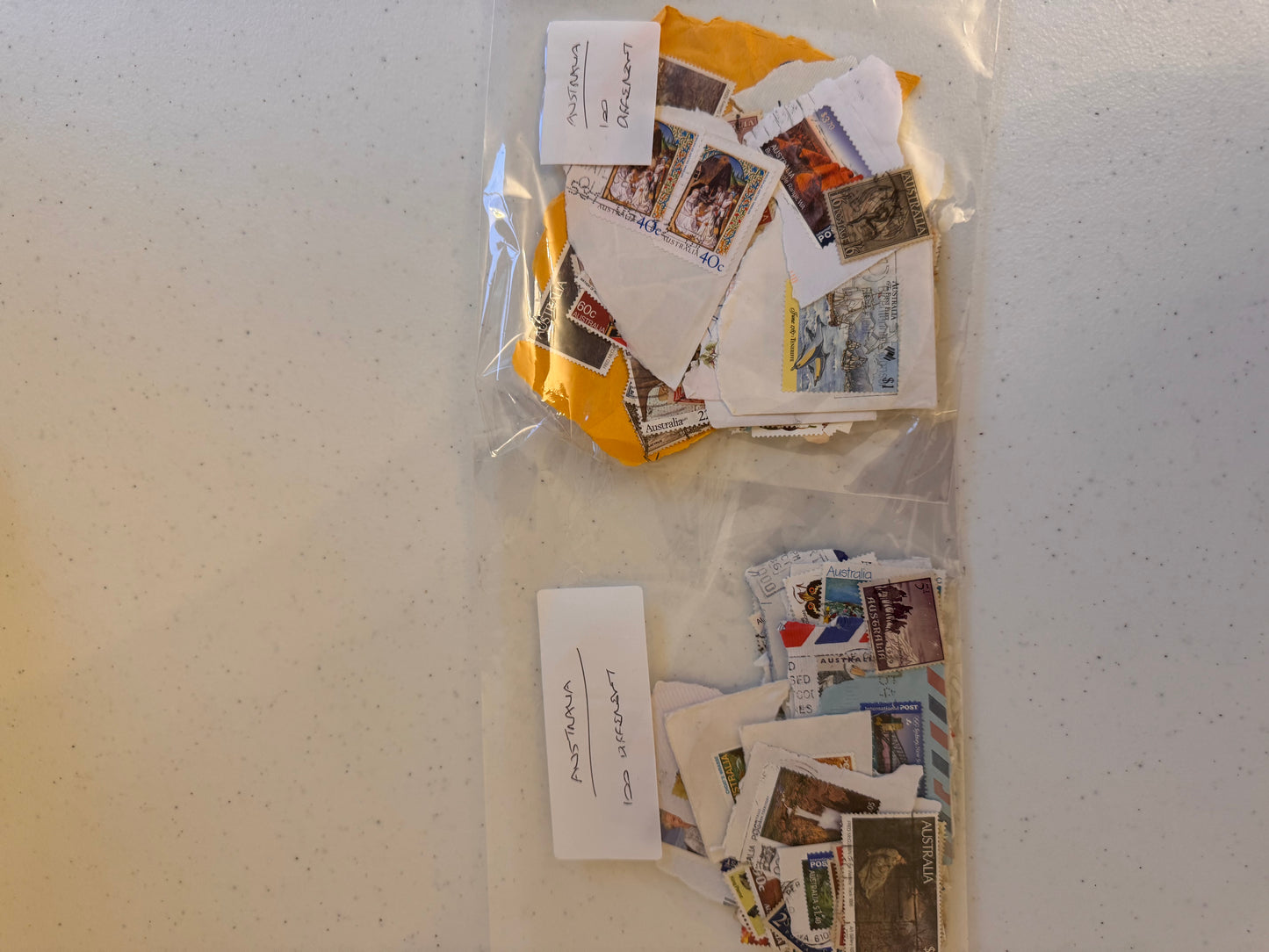 Lot 70: Australia Stamps x 200 (Estimate £10-20)
