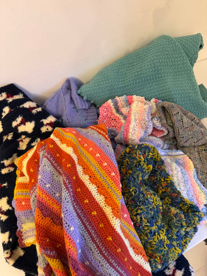 Lot 74: Knitwear women’s items (Estimate £5)