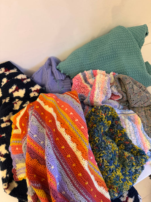 Lot 74: Knitwear women’s items (Estimate £5)