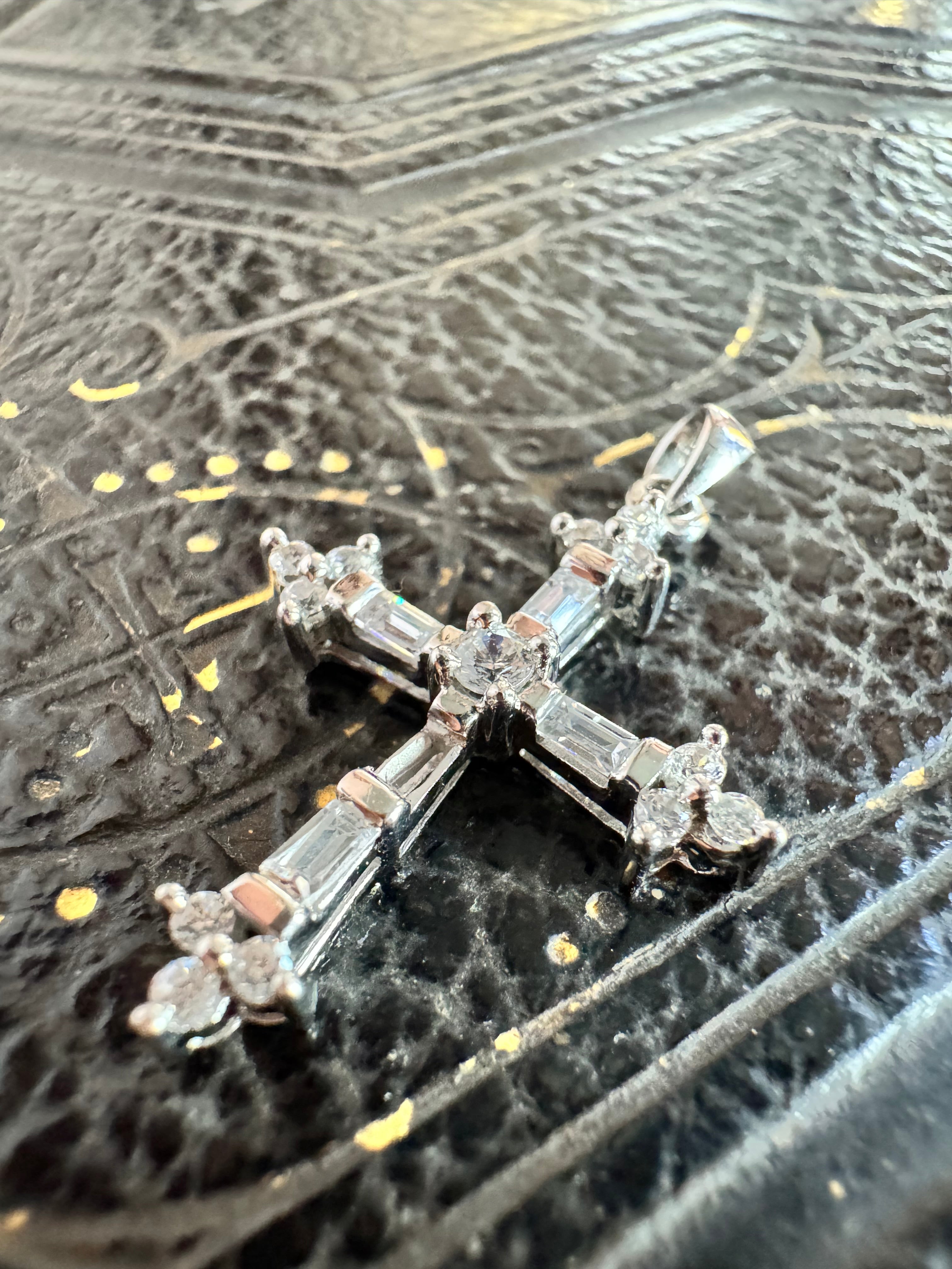 9ct White Gold Cubic Zirconia Cross Pendant