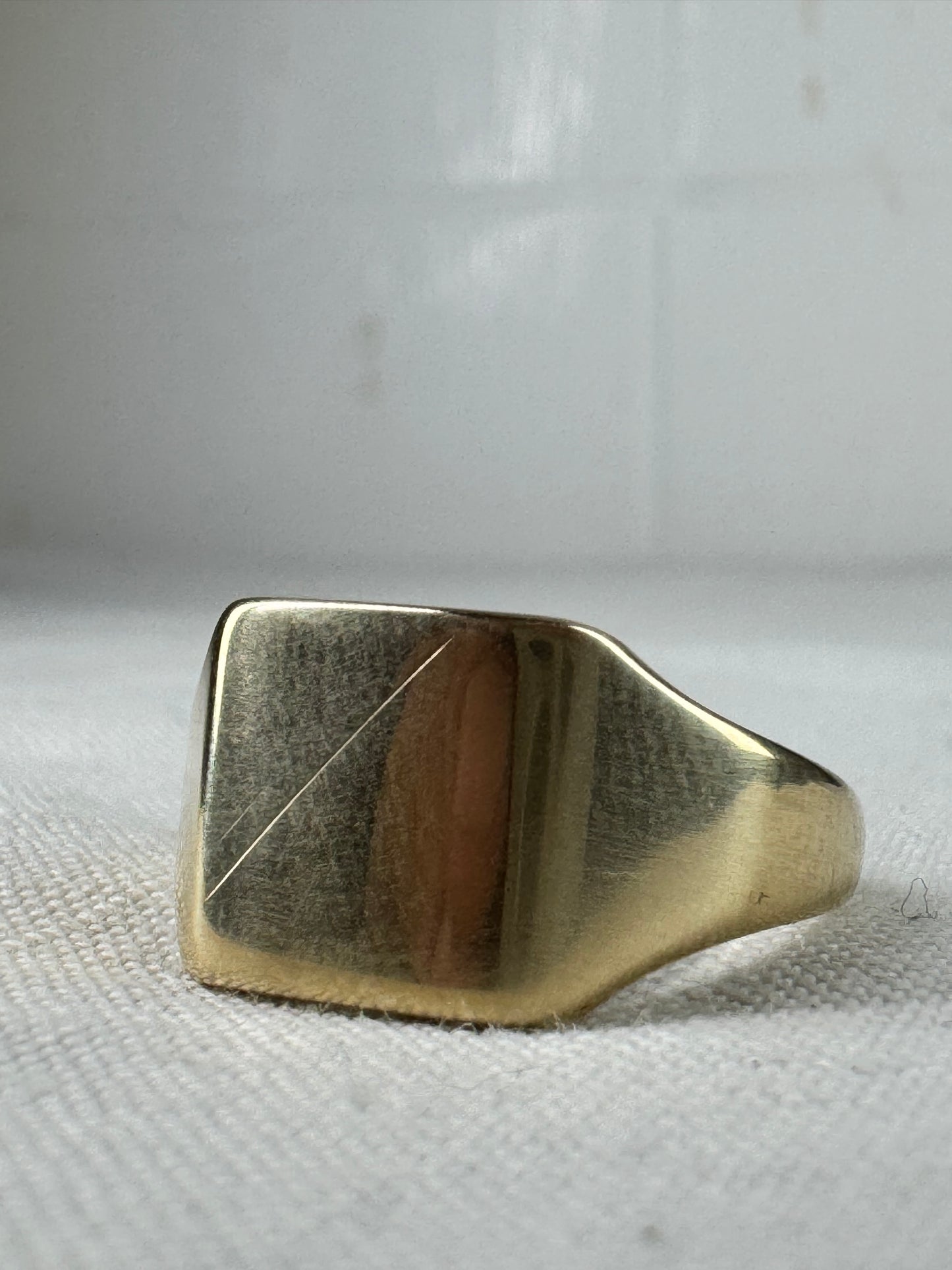 Vintage 9ct Yellow Gold Square Signet Ring