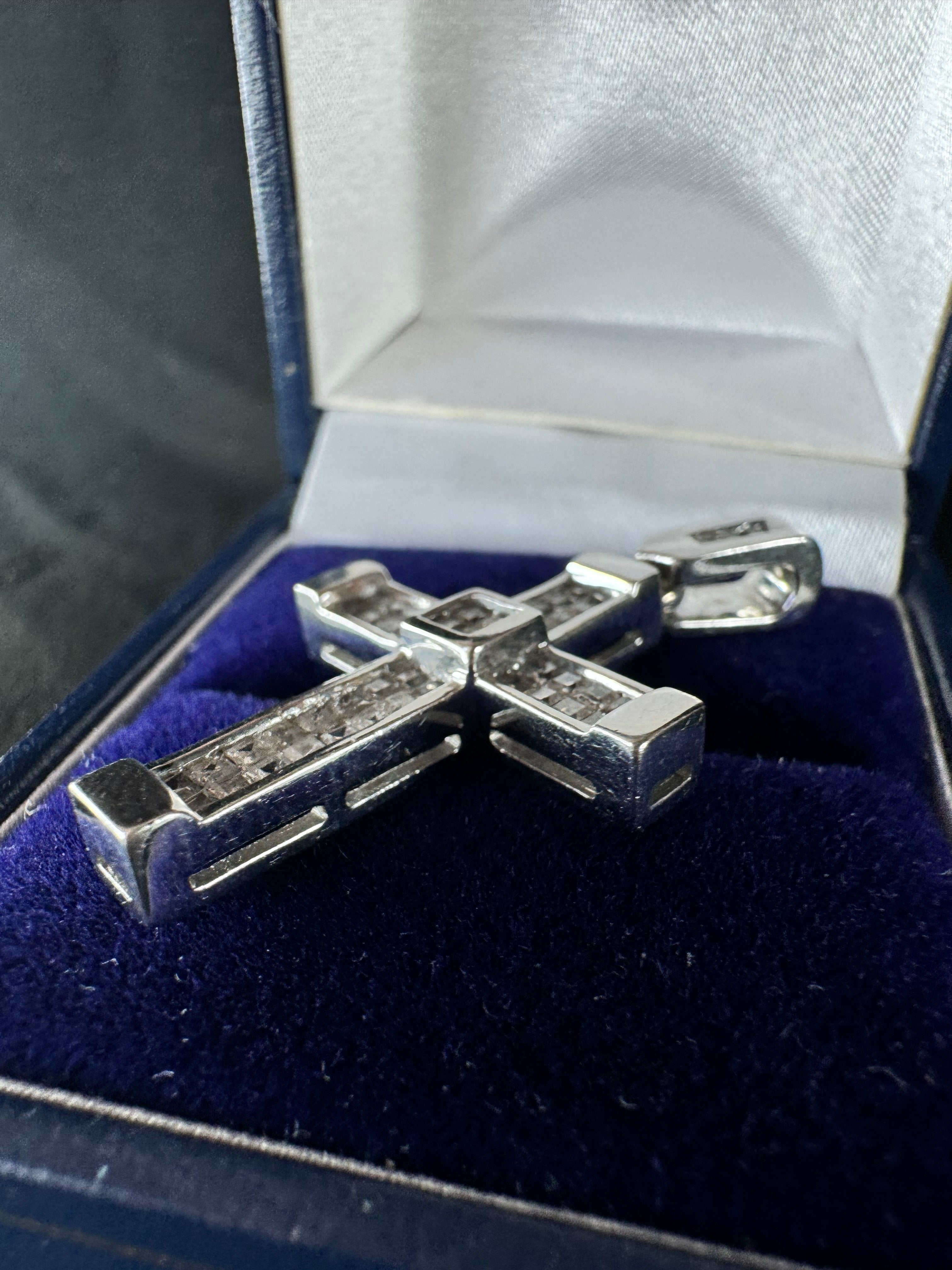 9ct White Gold Cubic Zirconia Cross