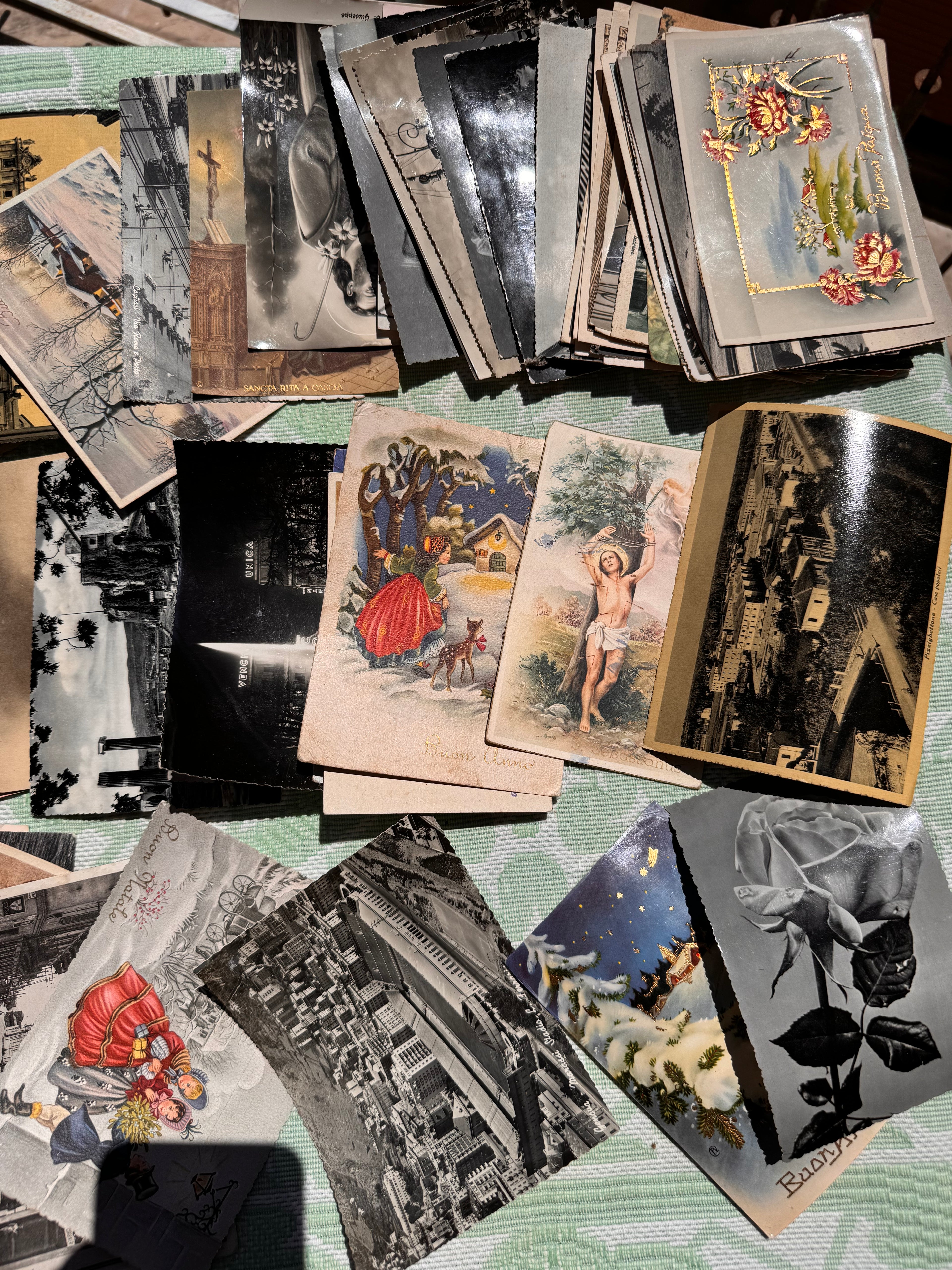 Huge collection of 1950s / earlier Italian Postcards