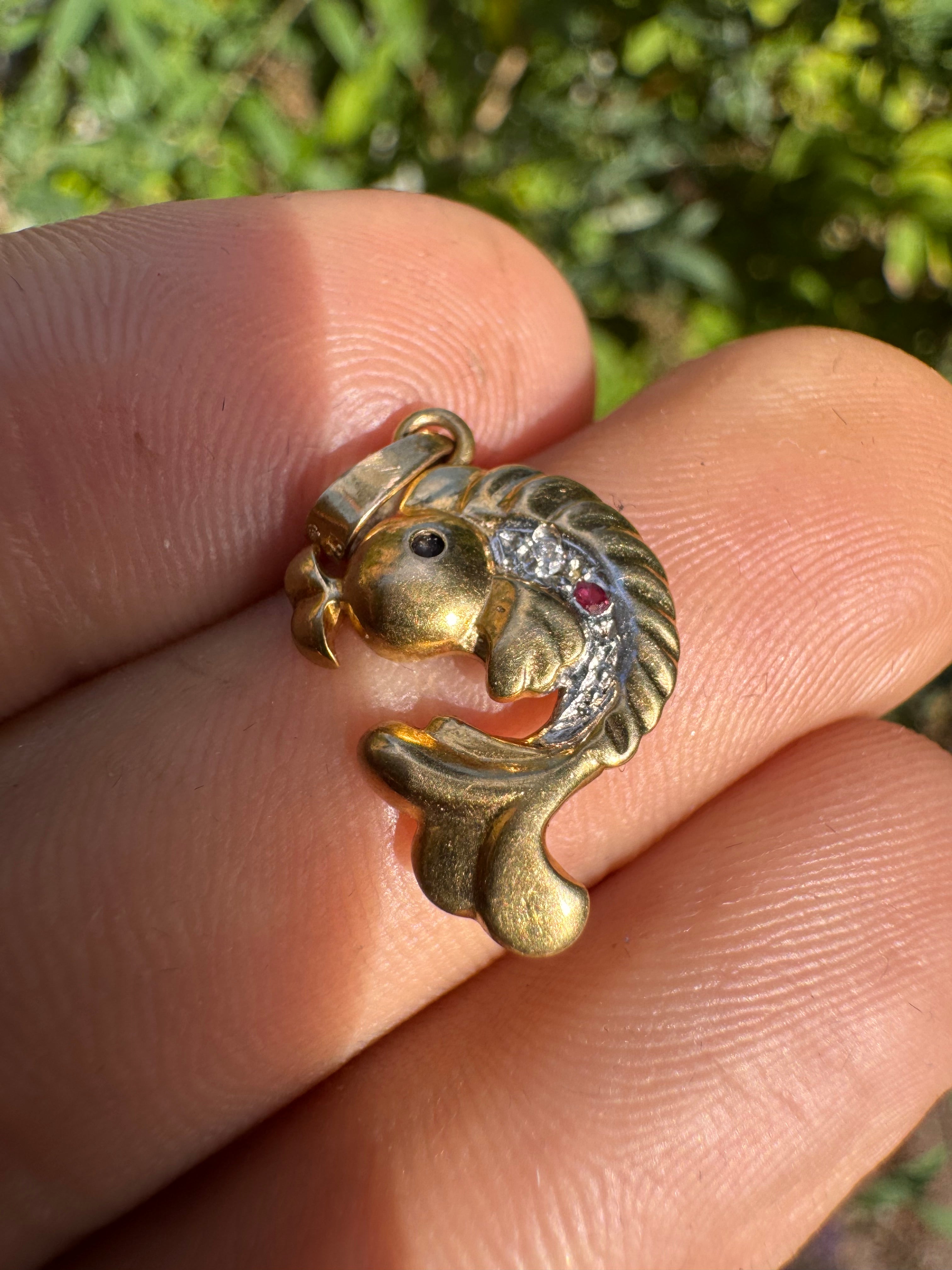 9ct Fish pendant