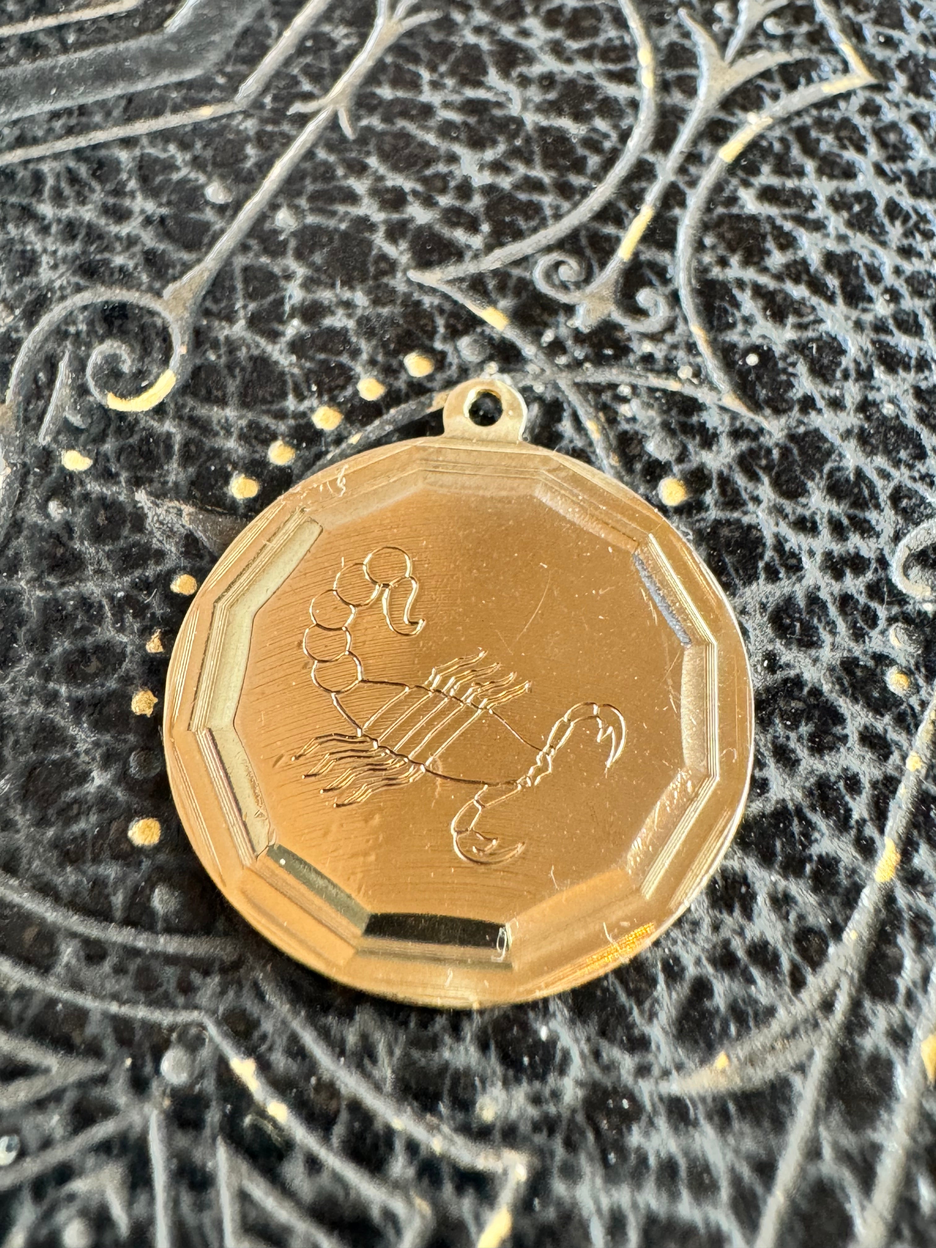 9ct Yellow Gold Scorpion Pendant