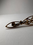 9ct Gold Aquamarine Pearl Broach (1 pearl missing )