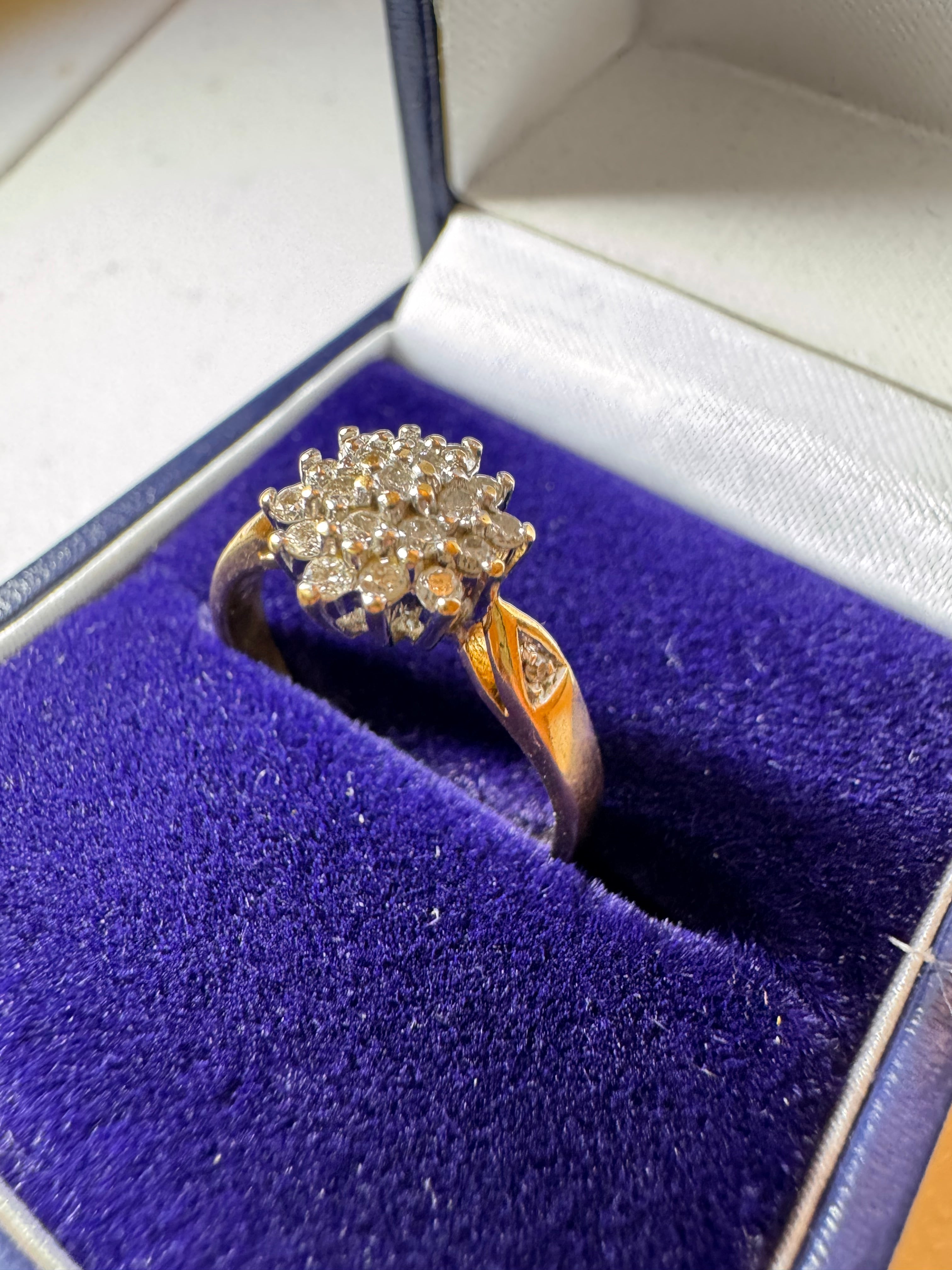 18ct Yellow Gold Diamond Cluster Ring