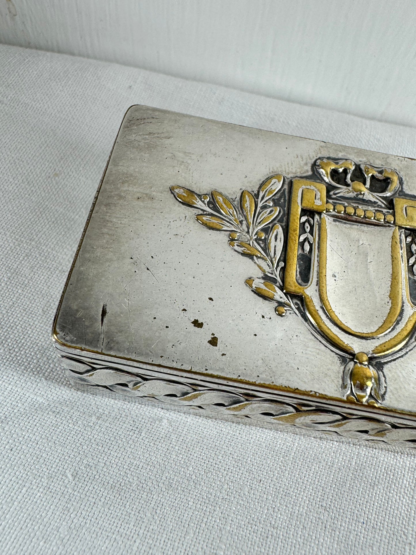 Kayser Dinnant (Kayserzinn) Silverplated Brass German Tablet/Pill/Snuff Box