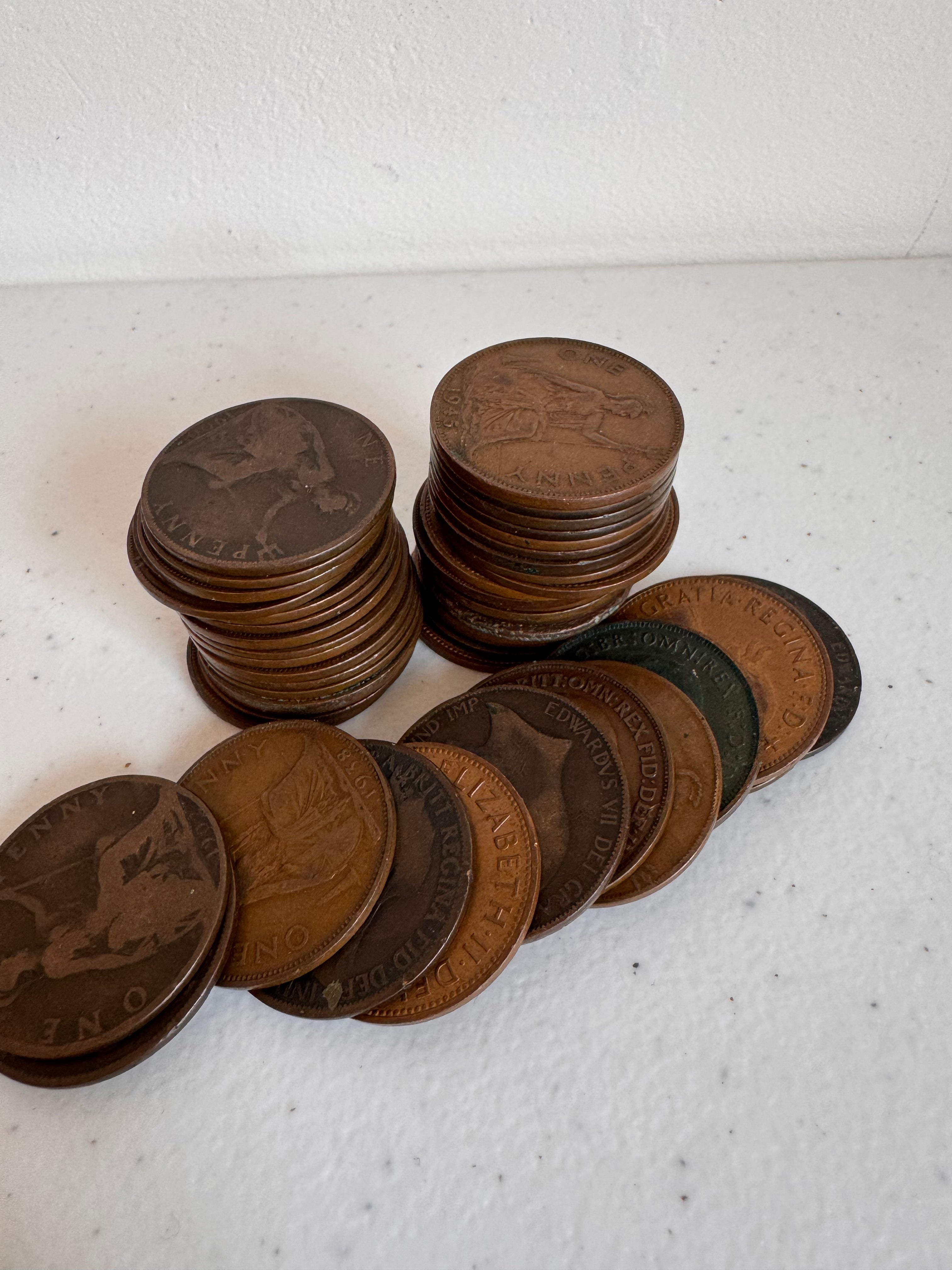 Lot 33: Old pennys Joblot (Estimate £5)