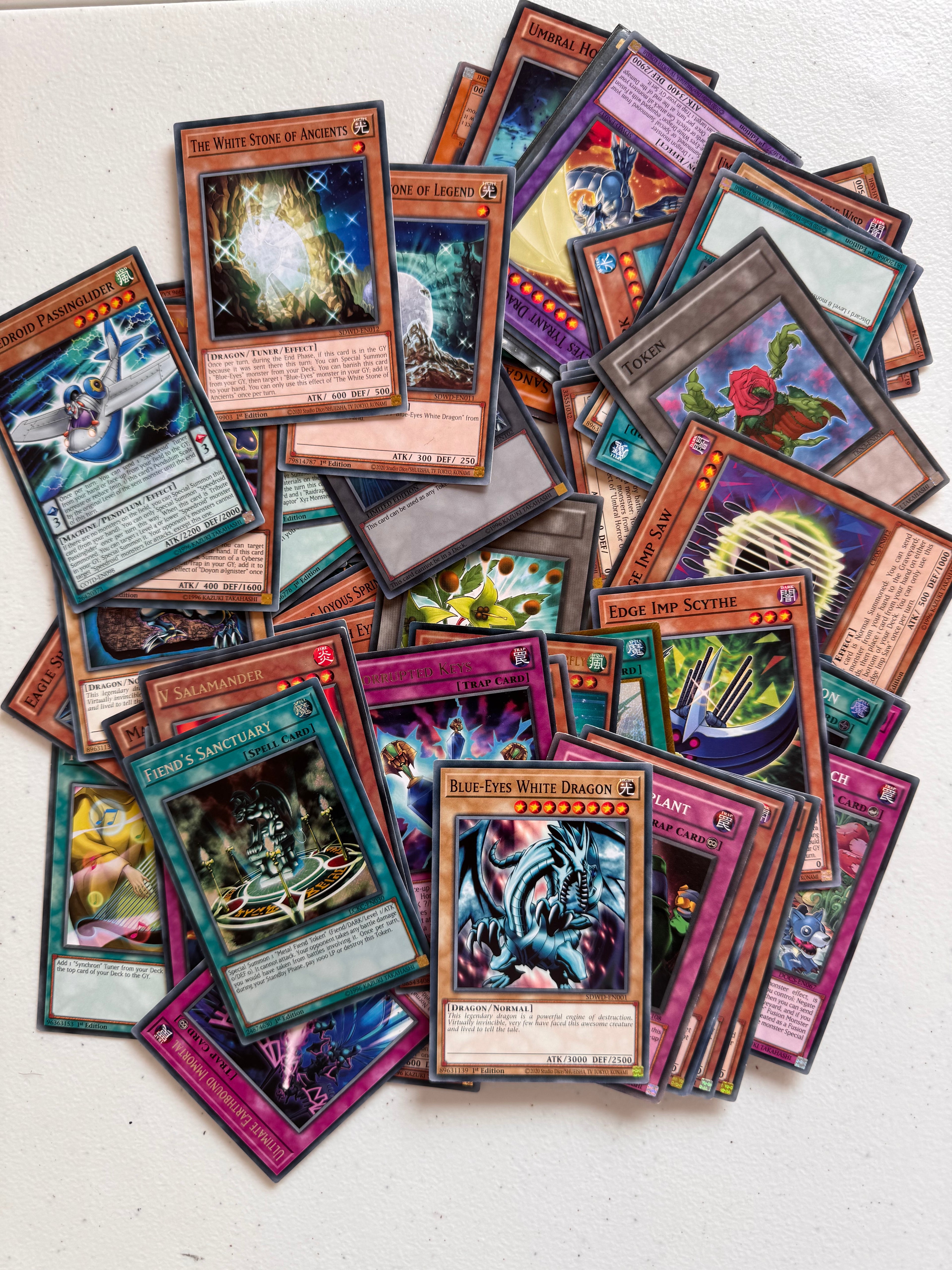 Lot 50: A collection of yu-gi-oh cards (Estimate £5-10)