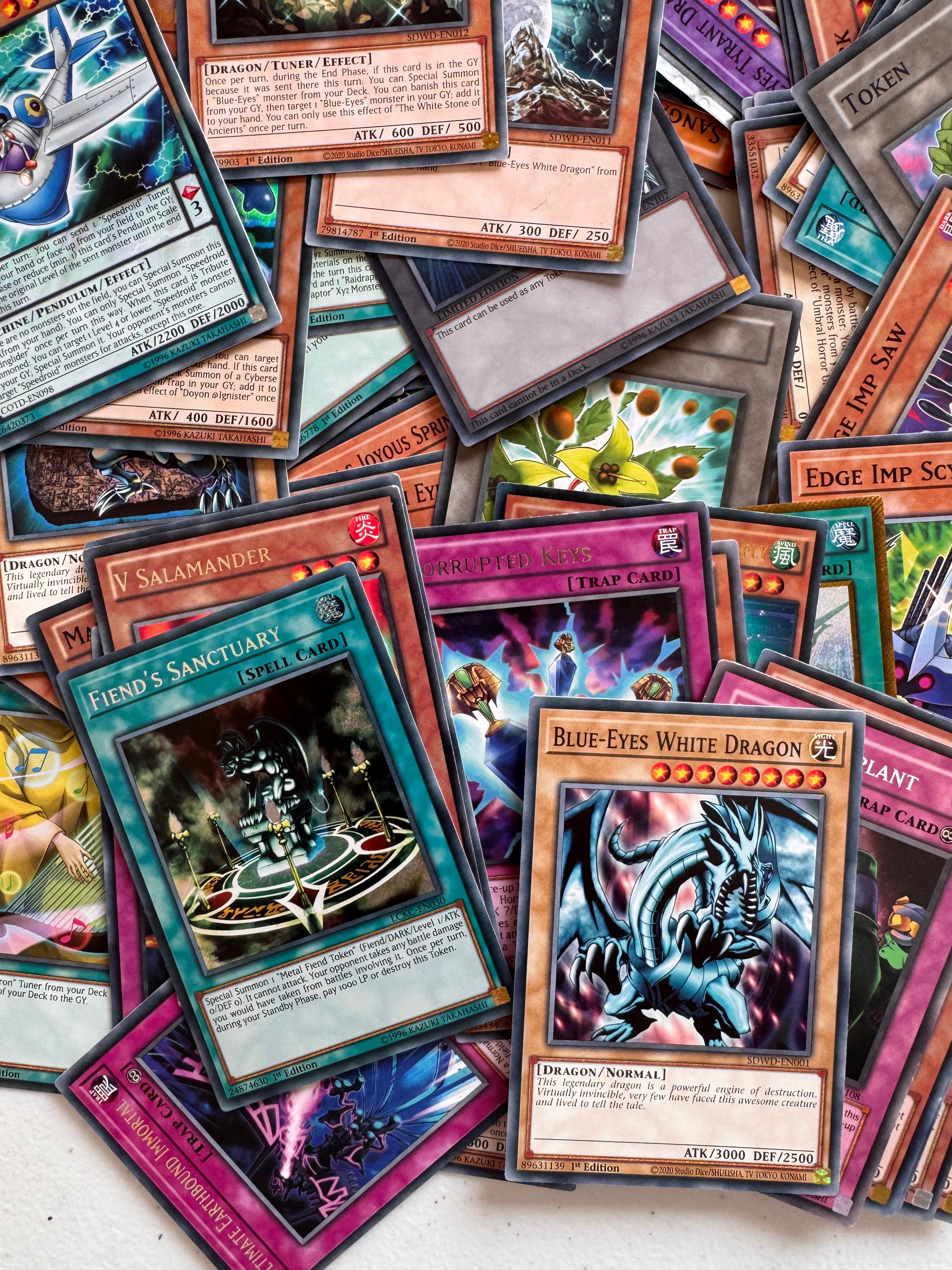 Lot 50: A collection of yu-gi-oh cards (Estimate £5-10)