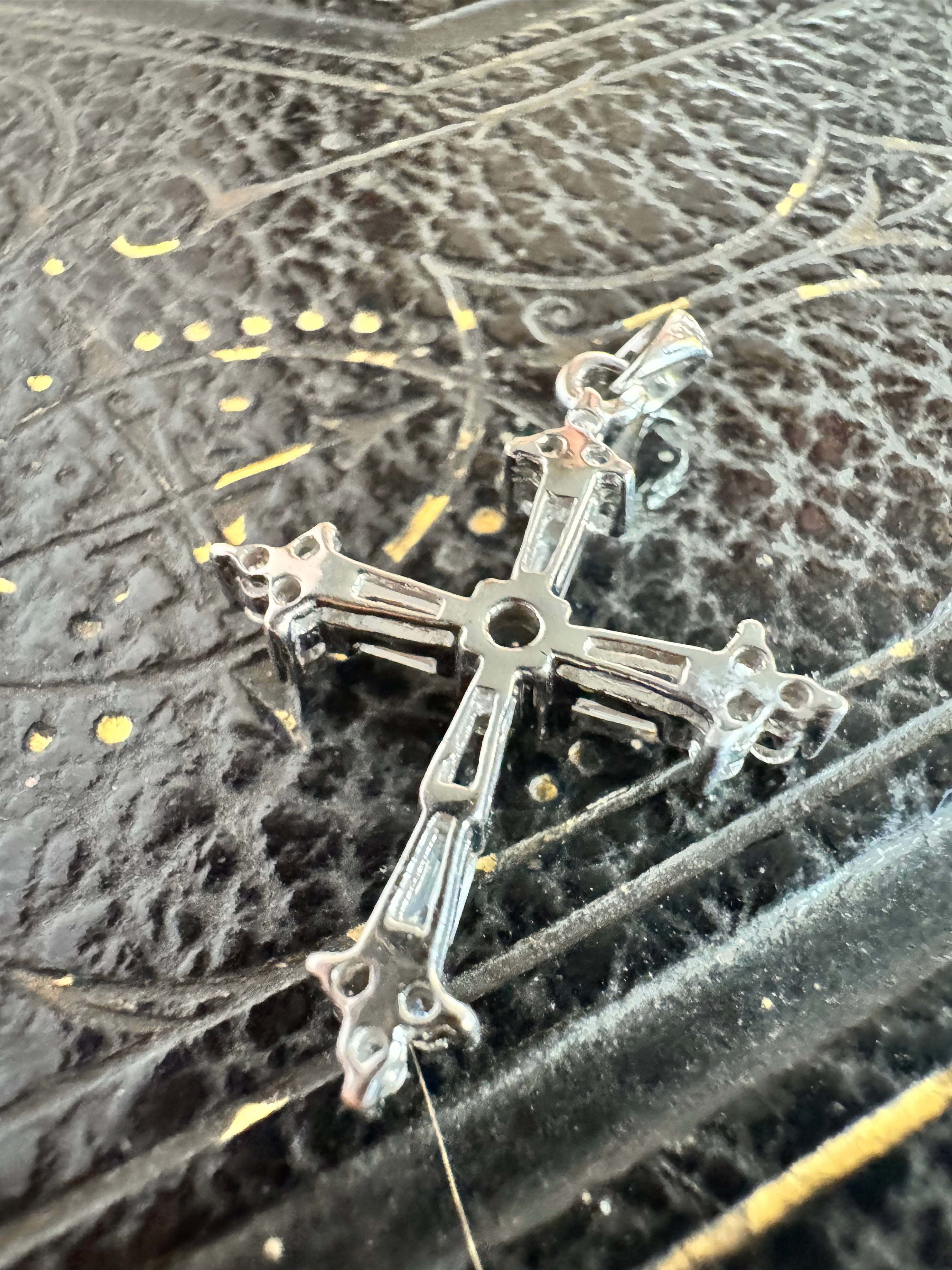 9ct White Gold Cubic Zirconia Cross Pendant