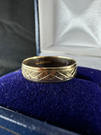 9ct Yellow Gold Pattern Band