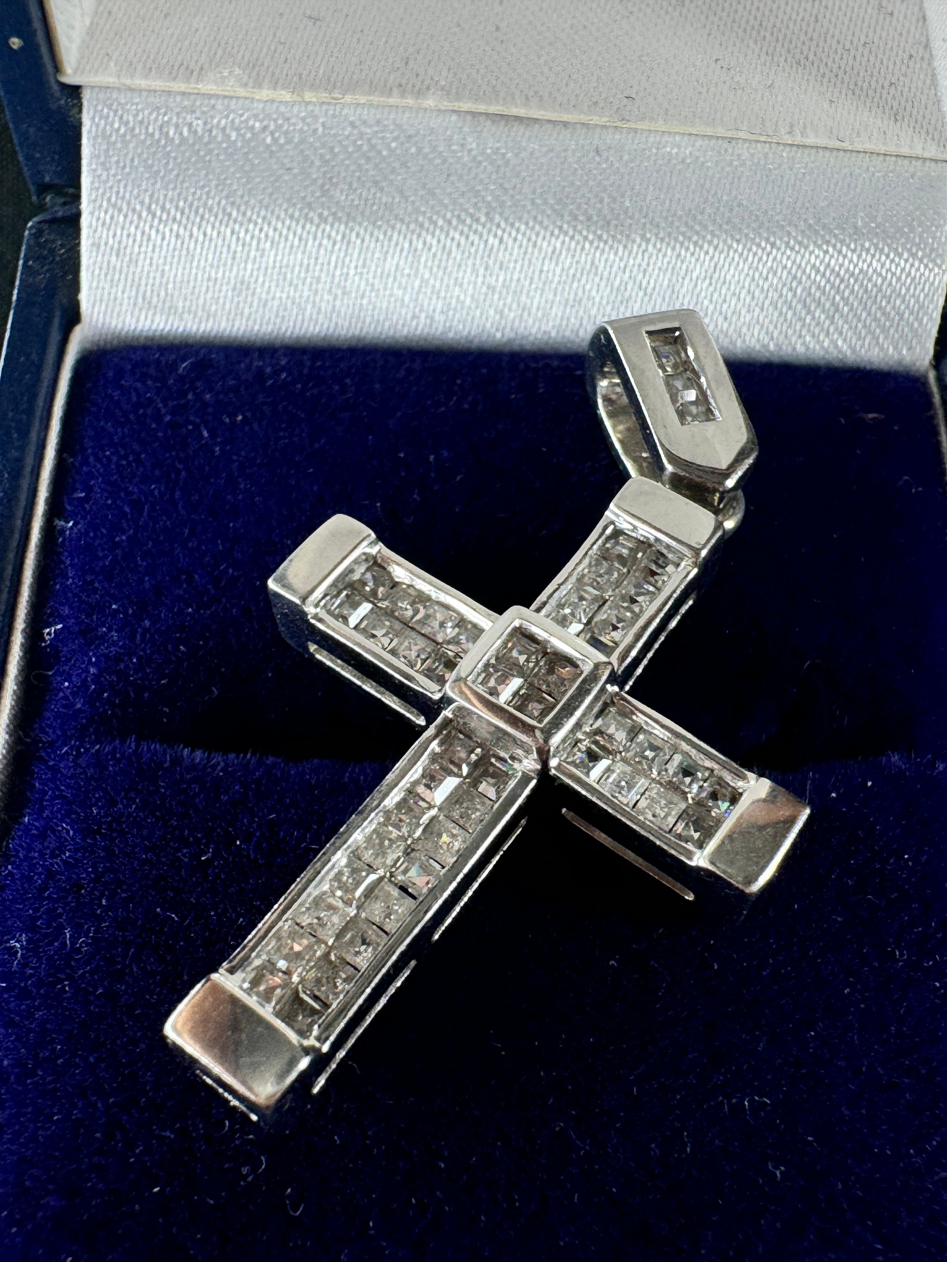 9ct White Gold Cubic Zirconia Cross