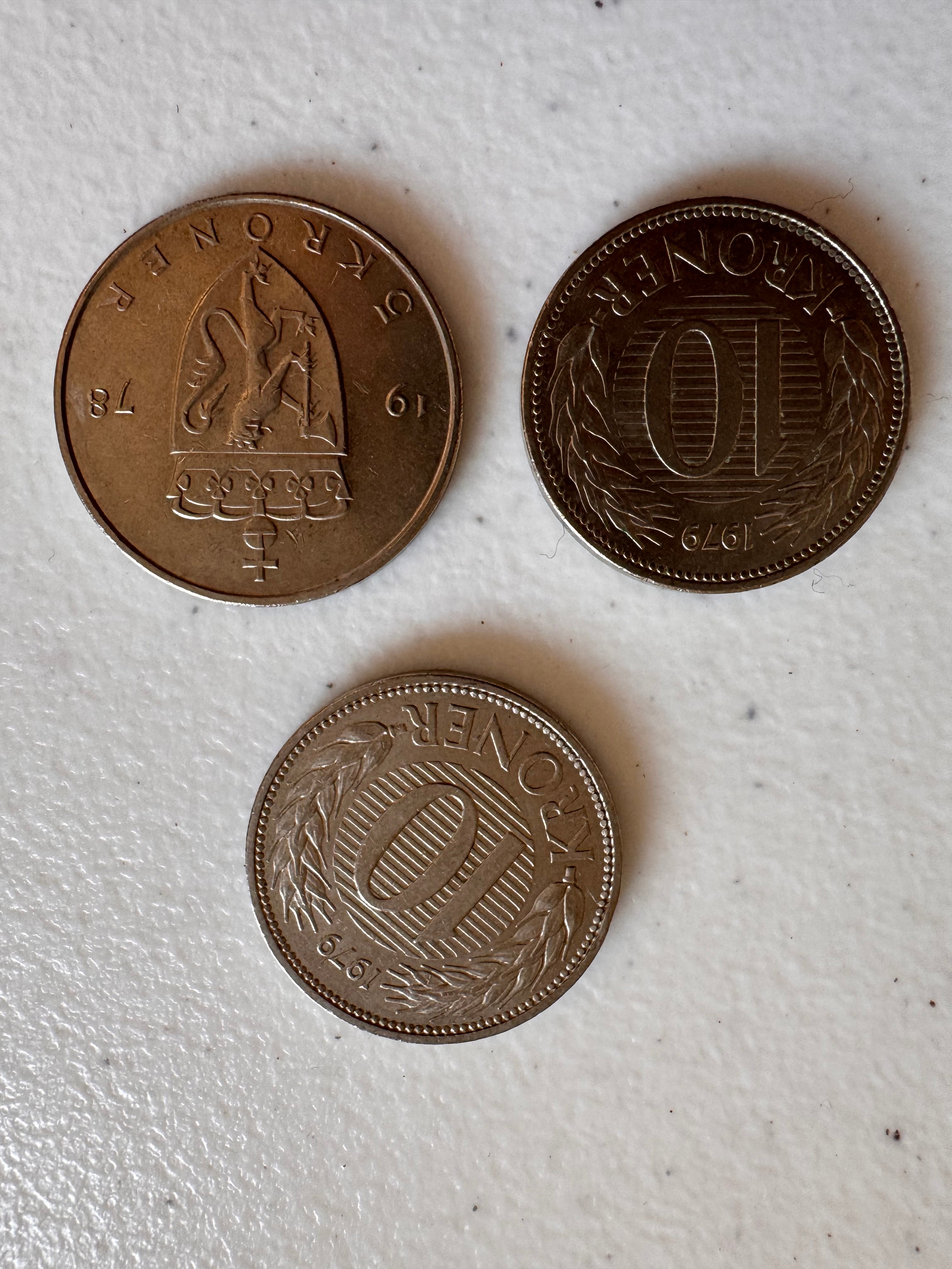 Lot 55: A collection of kronner coins (Estimate £5)