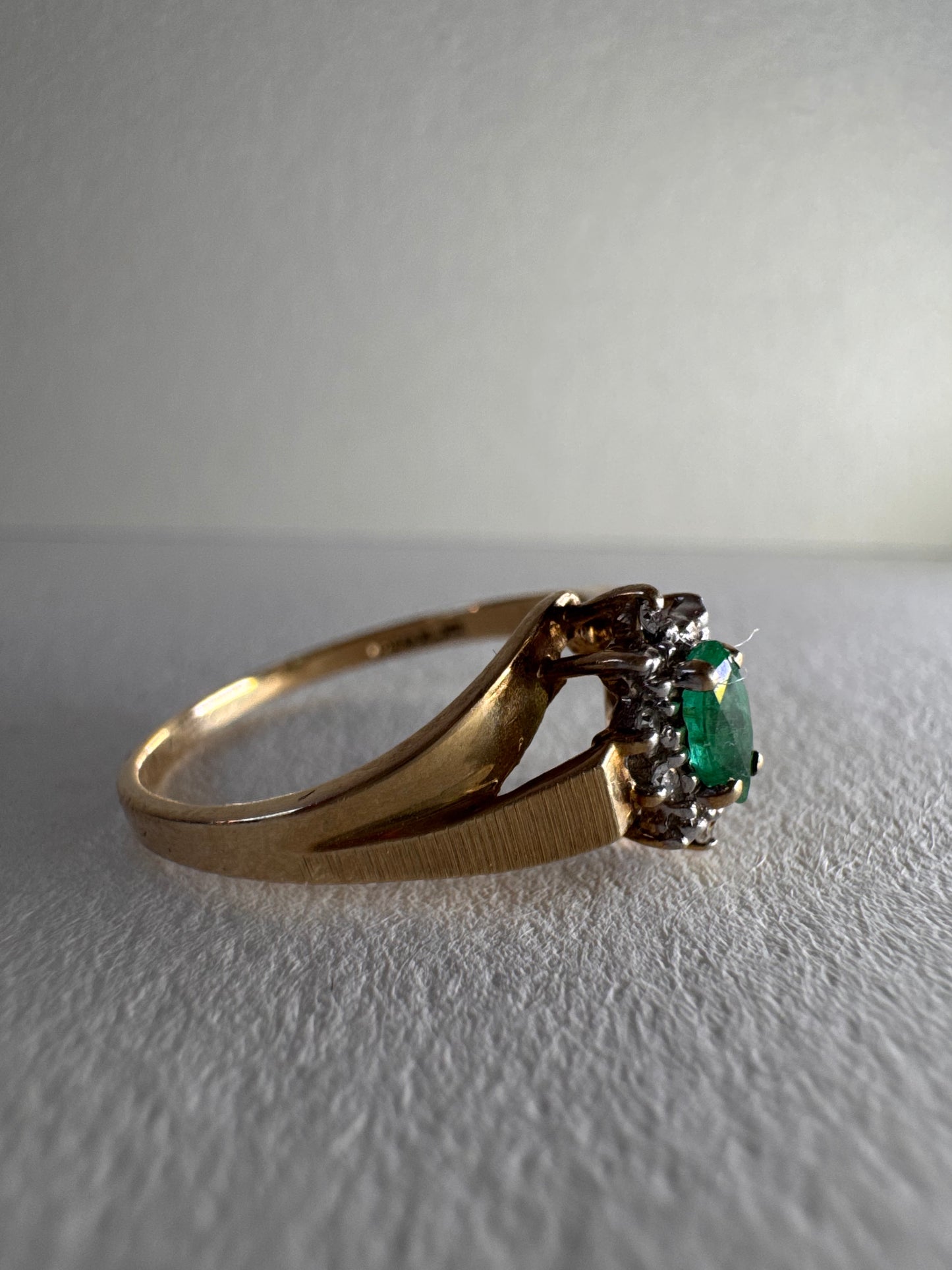 18ct Yellow Gold Emerald Diamond Ring