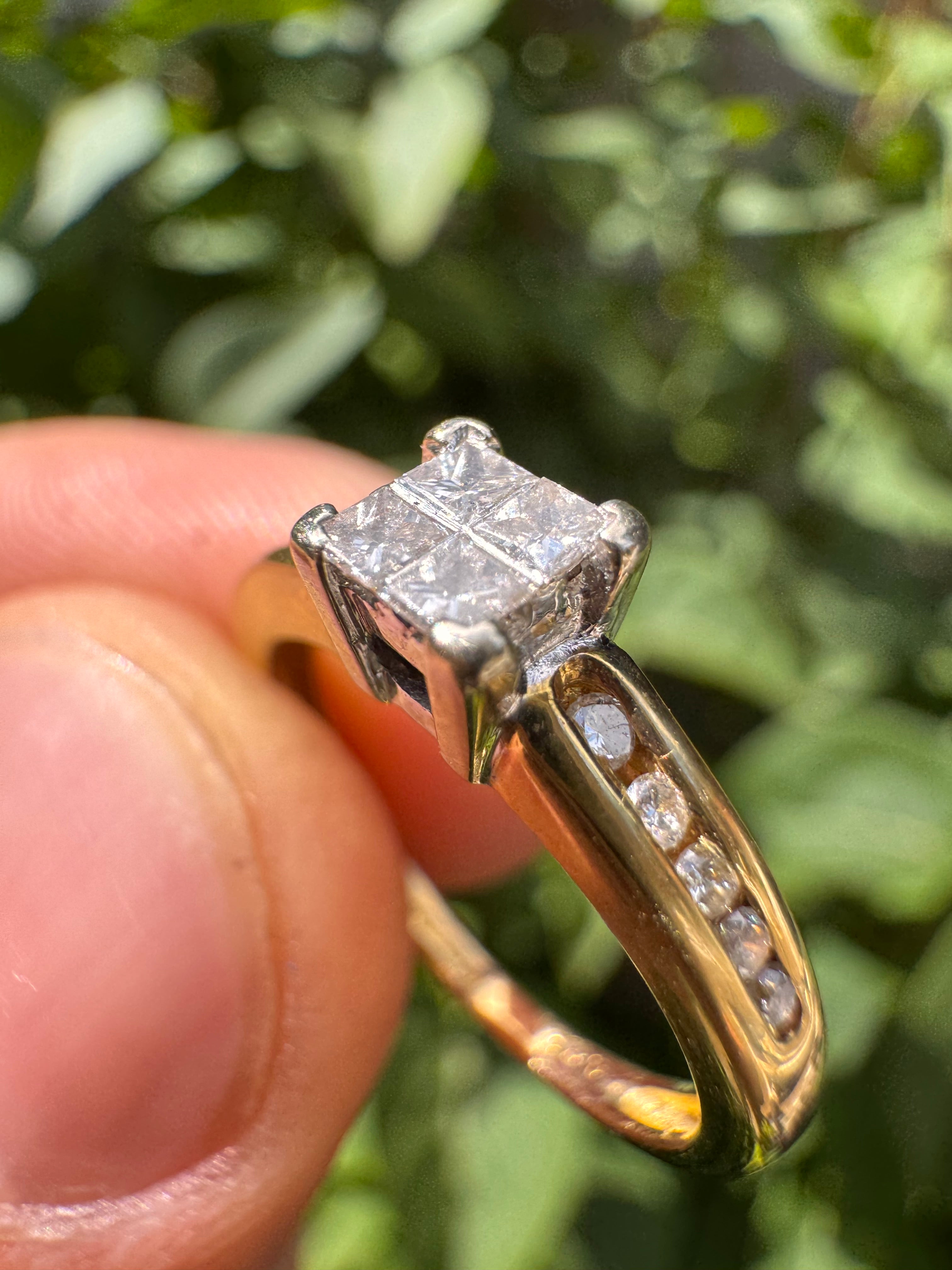 18ct Diamond Yellow Gold and Platinum (setting) Ring