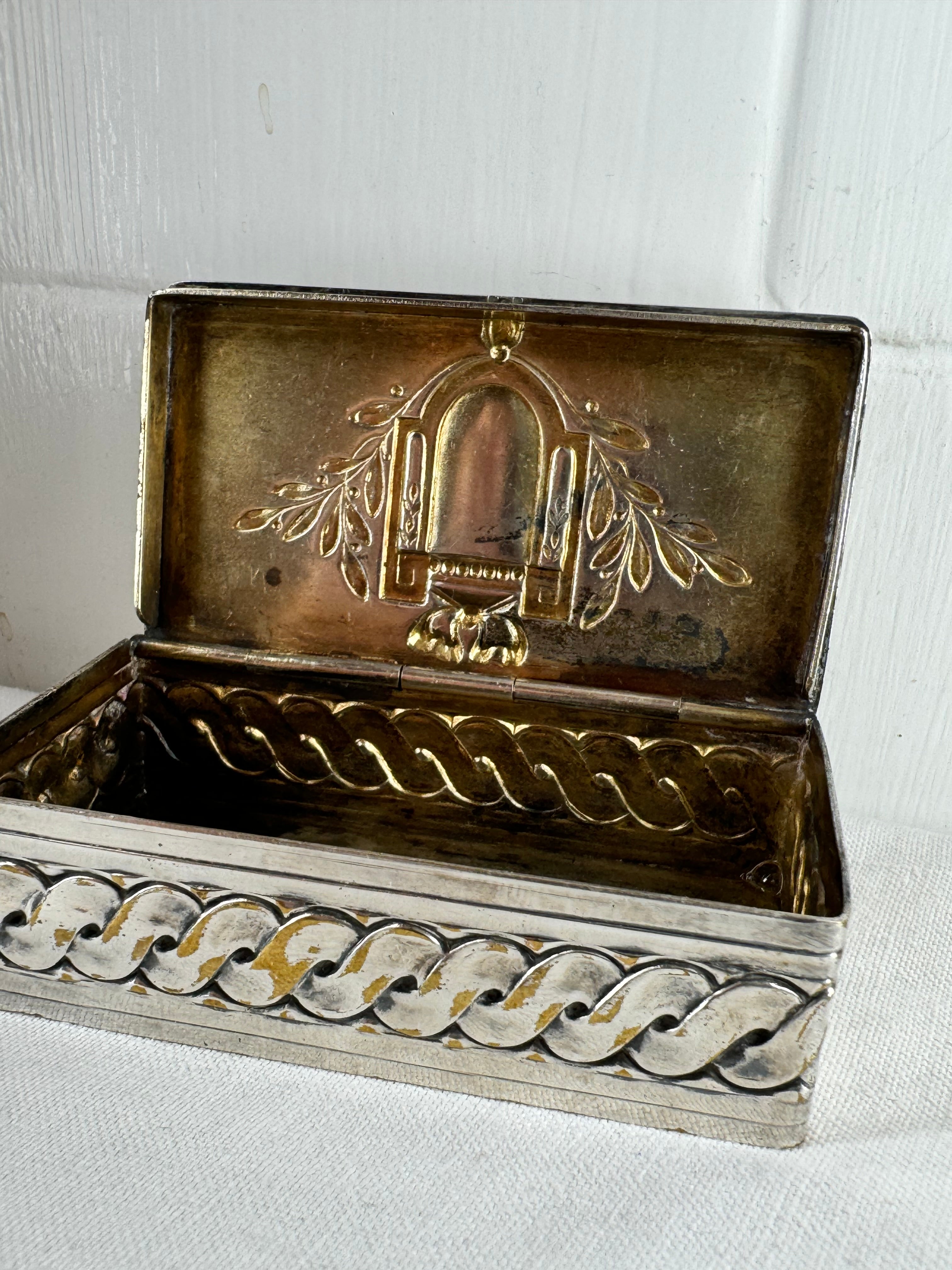 Kayser Dinnant (Kayserzinn) Silverplated Brass German Tablet/Pill/Snuff Box