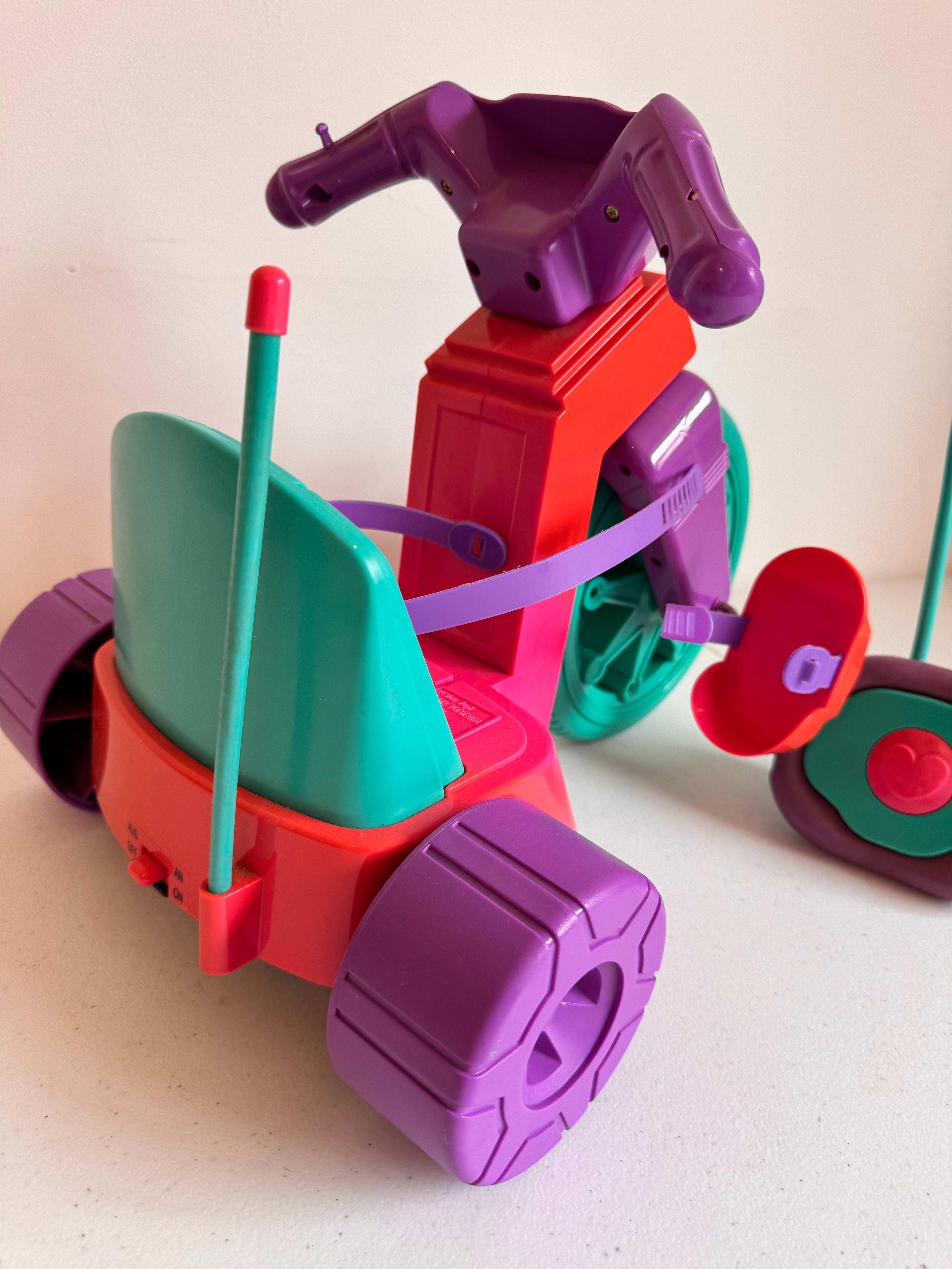 Lot 19: Tracy o Trike RC Toy (Estimate £30-40)