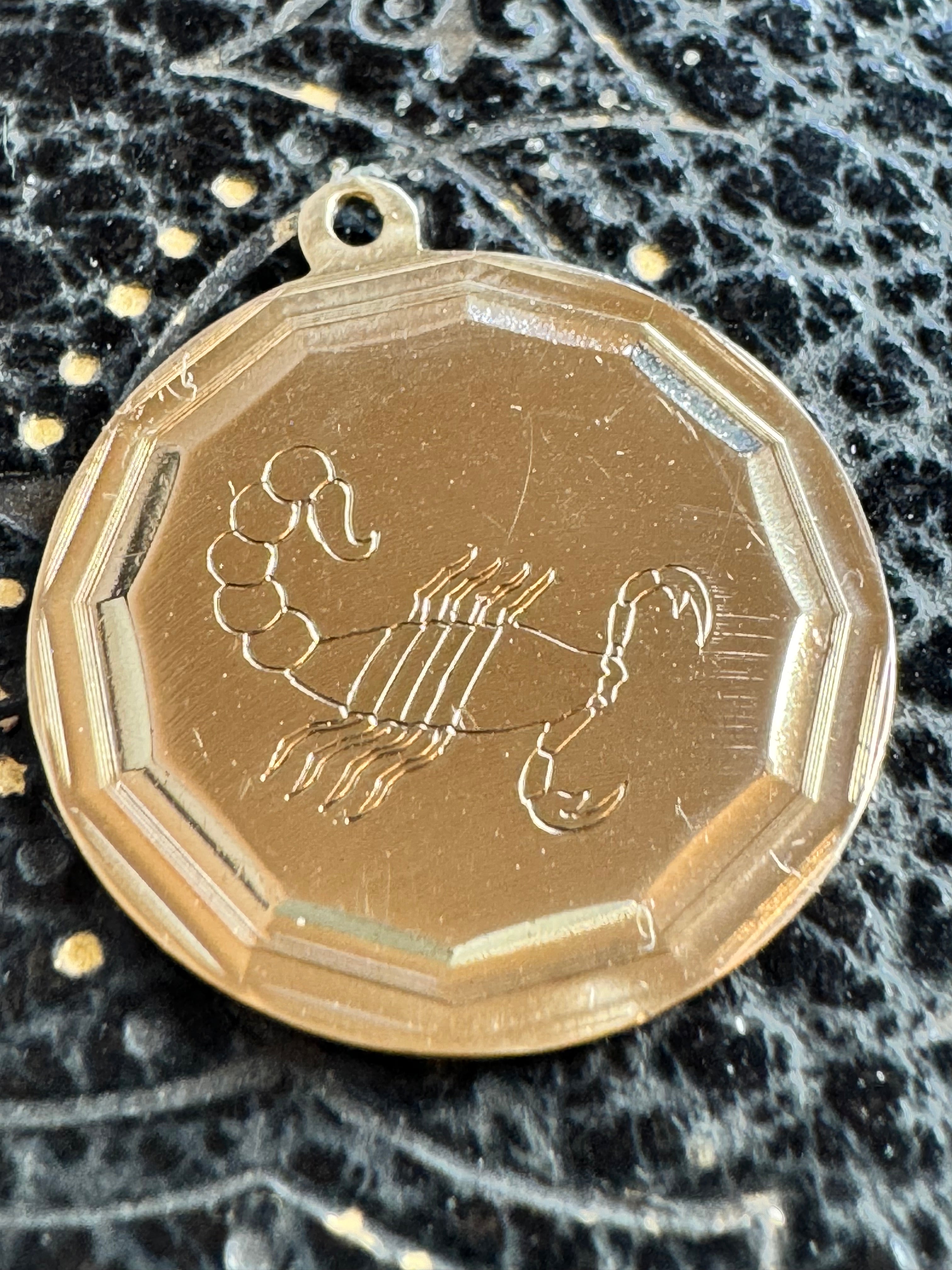 9ct Yellow Gold Scorpion Pendant