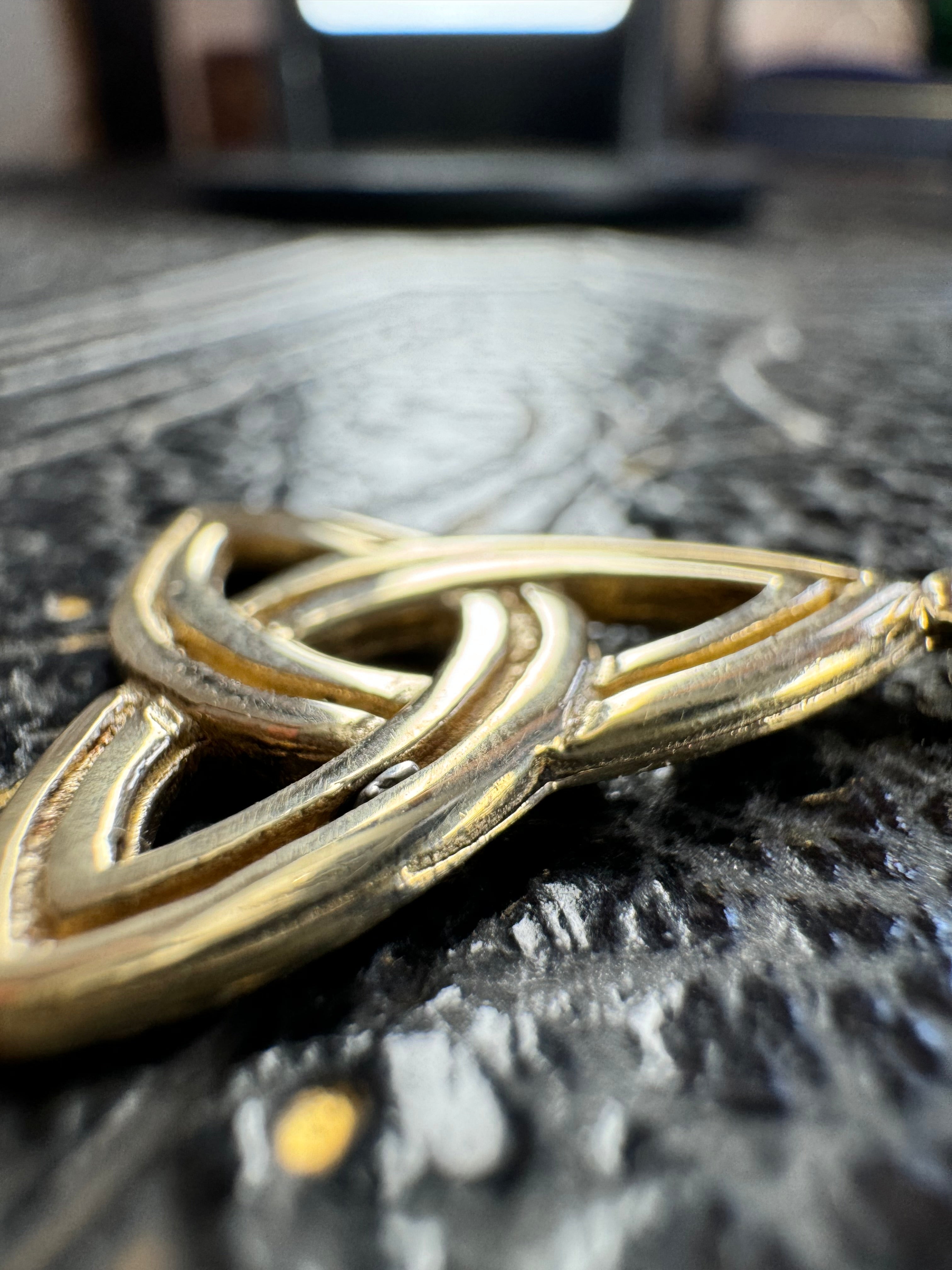 9ct Solid Yellow Gold Celtic Pendant